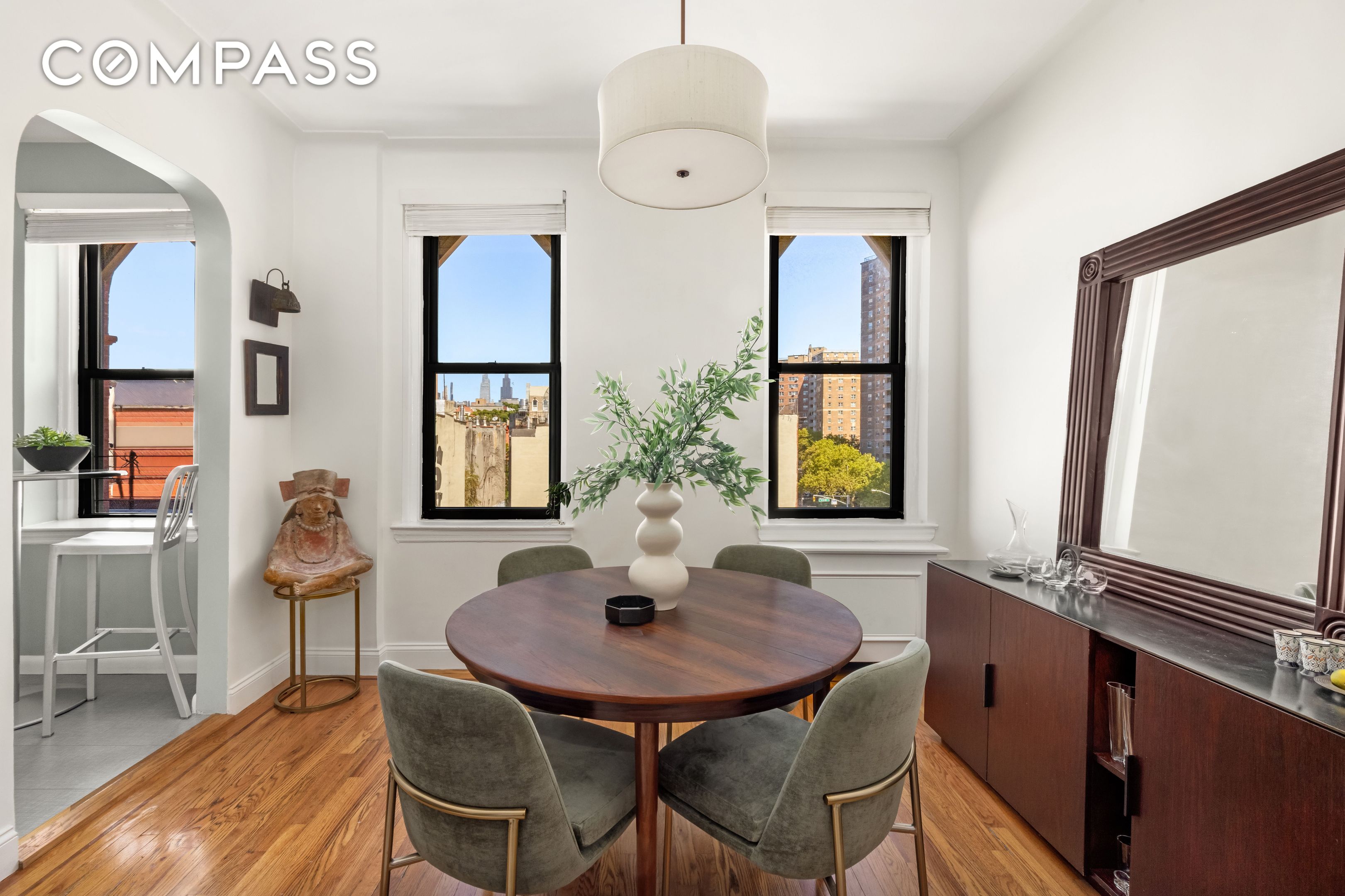 #4 photo, 87 E 2nd Street, East Village , NY 10003