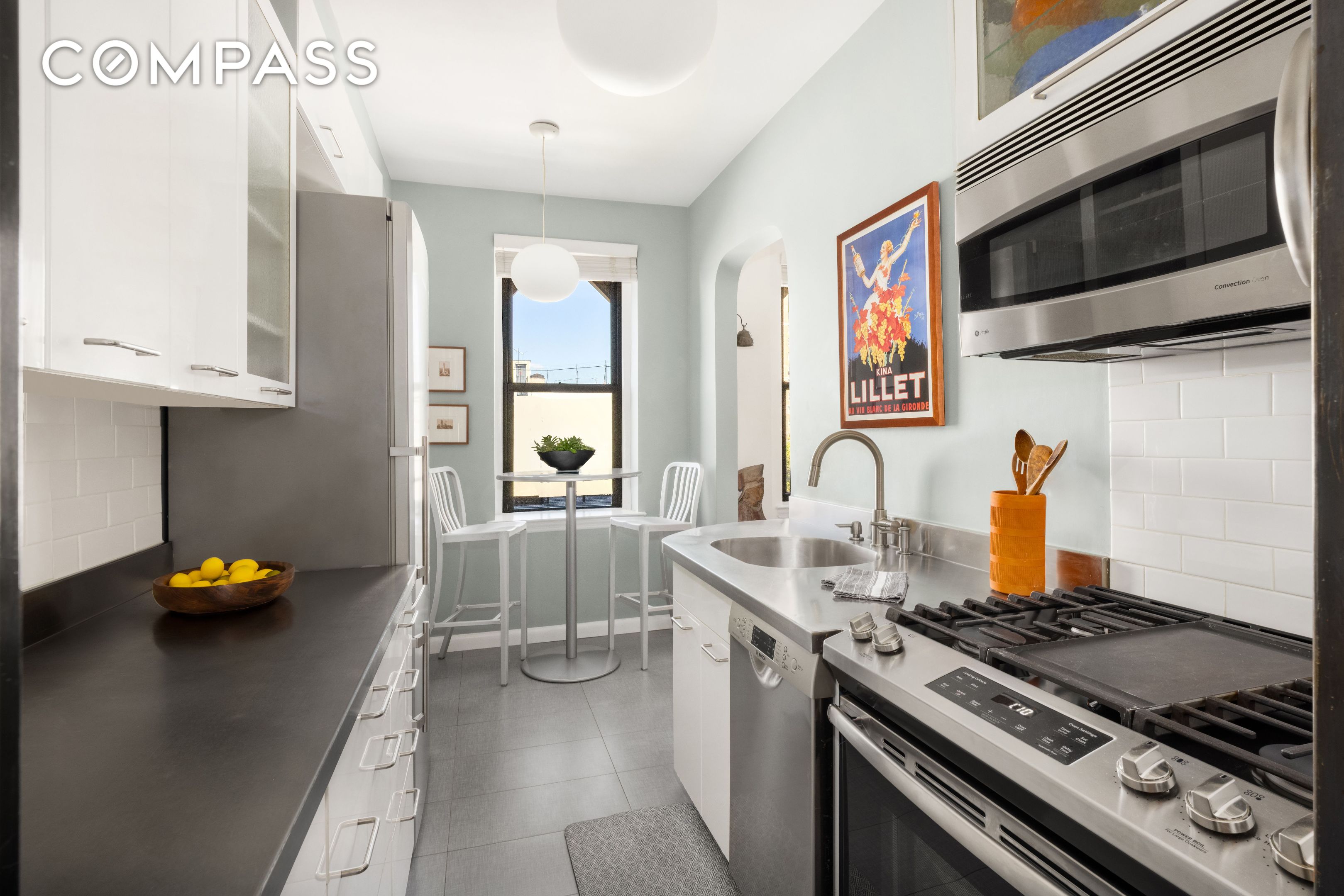 #5 photo, 87 E 2nd Street, East Village , NY 10003