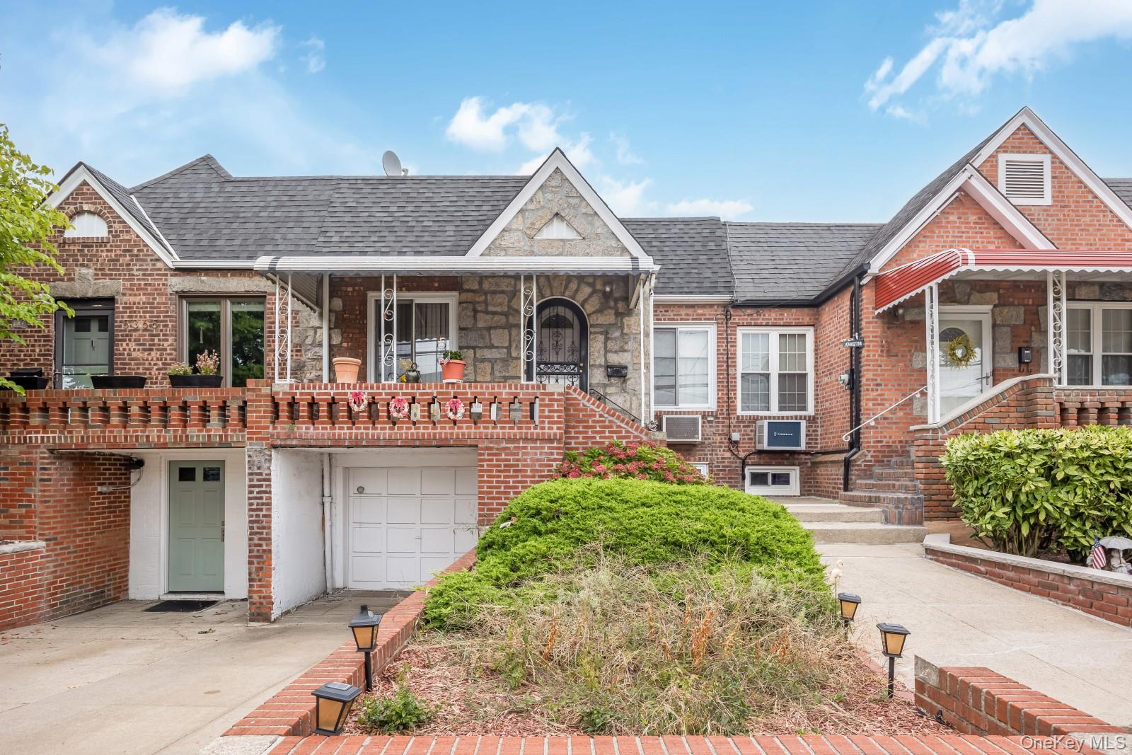 #1 photo, 53-67 62 Street, कुईंस Maspeth , NY 11378