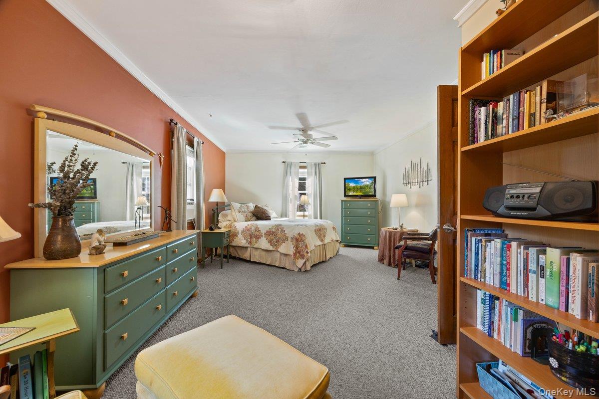 #11 photo, 186 Green Street, Valley Stream , NY 11580