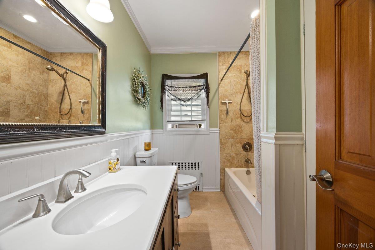 #13 photo, 186 Green Street, Valley Stream , NY 11580