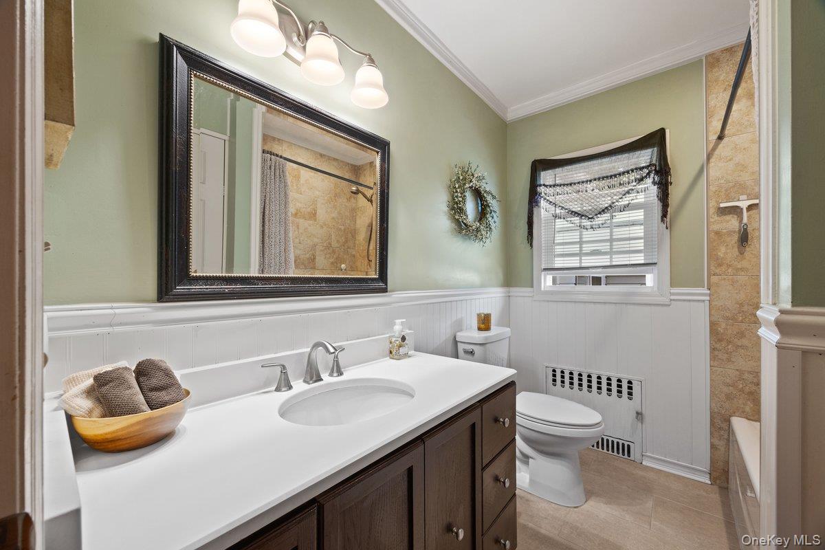 #14 photo, 186 Green Street, Valley Stream , NY 11580