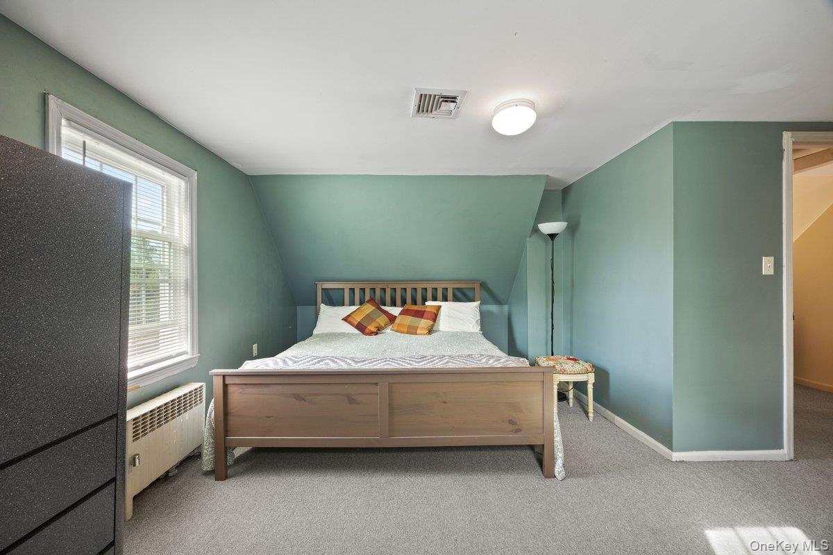 #16 photo, 186 Green Street, Valley Stream , NY 11580