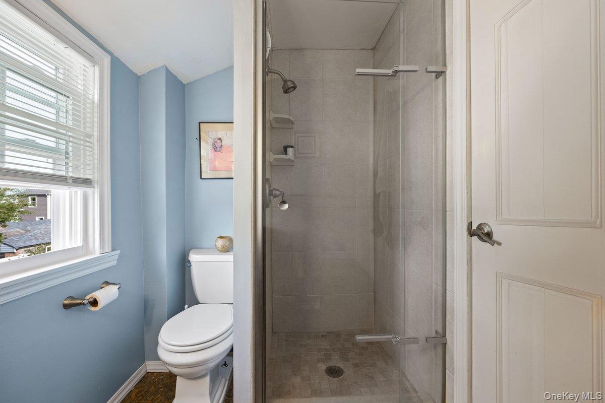 #19 photo, 186 Green Street, Valley Stream , NY 11580