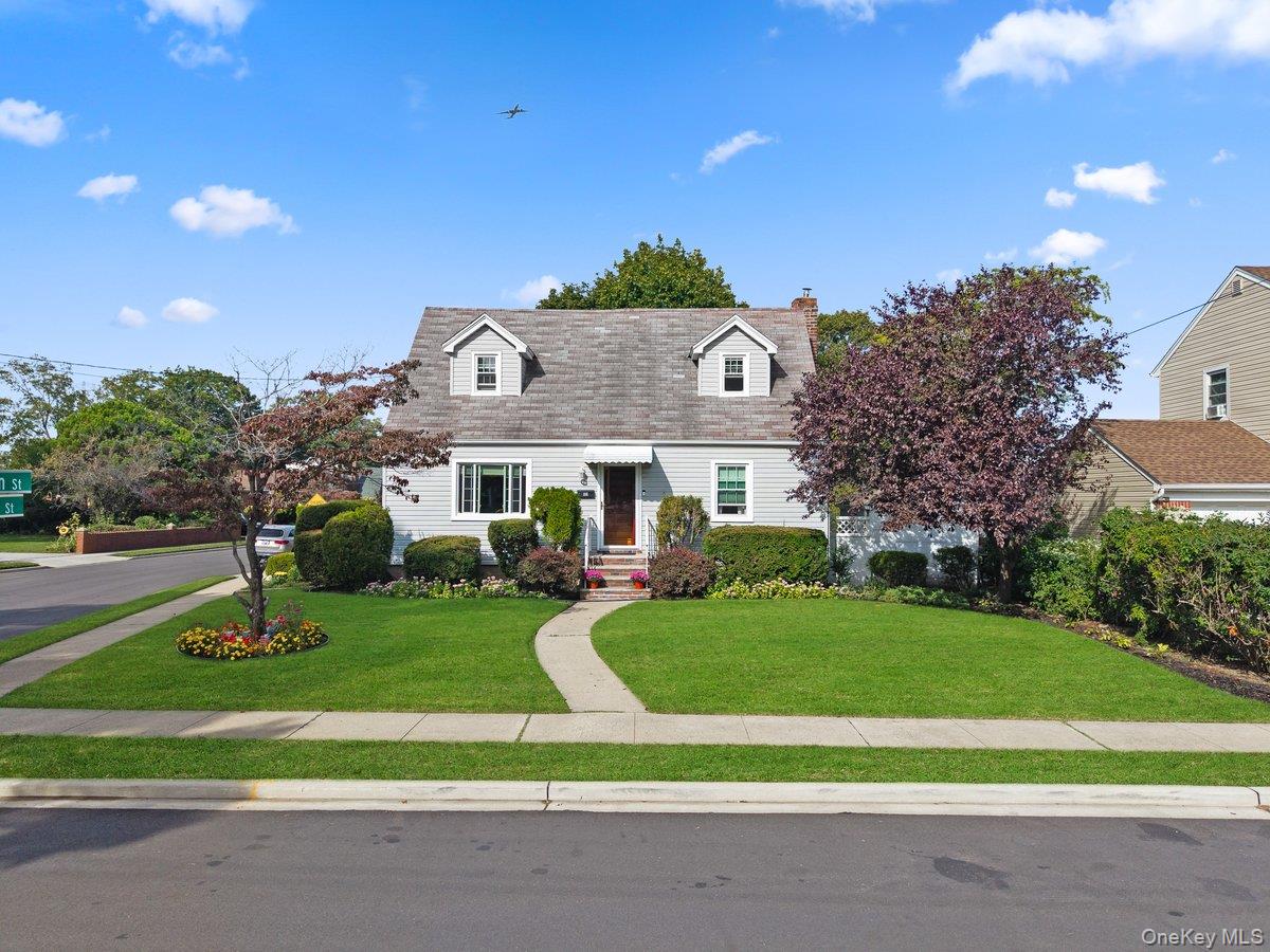 #2 photo, 186 Green Street, Valley Stream , NY 11580