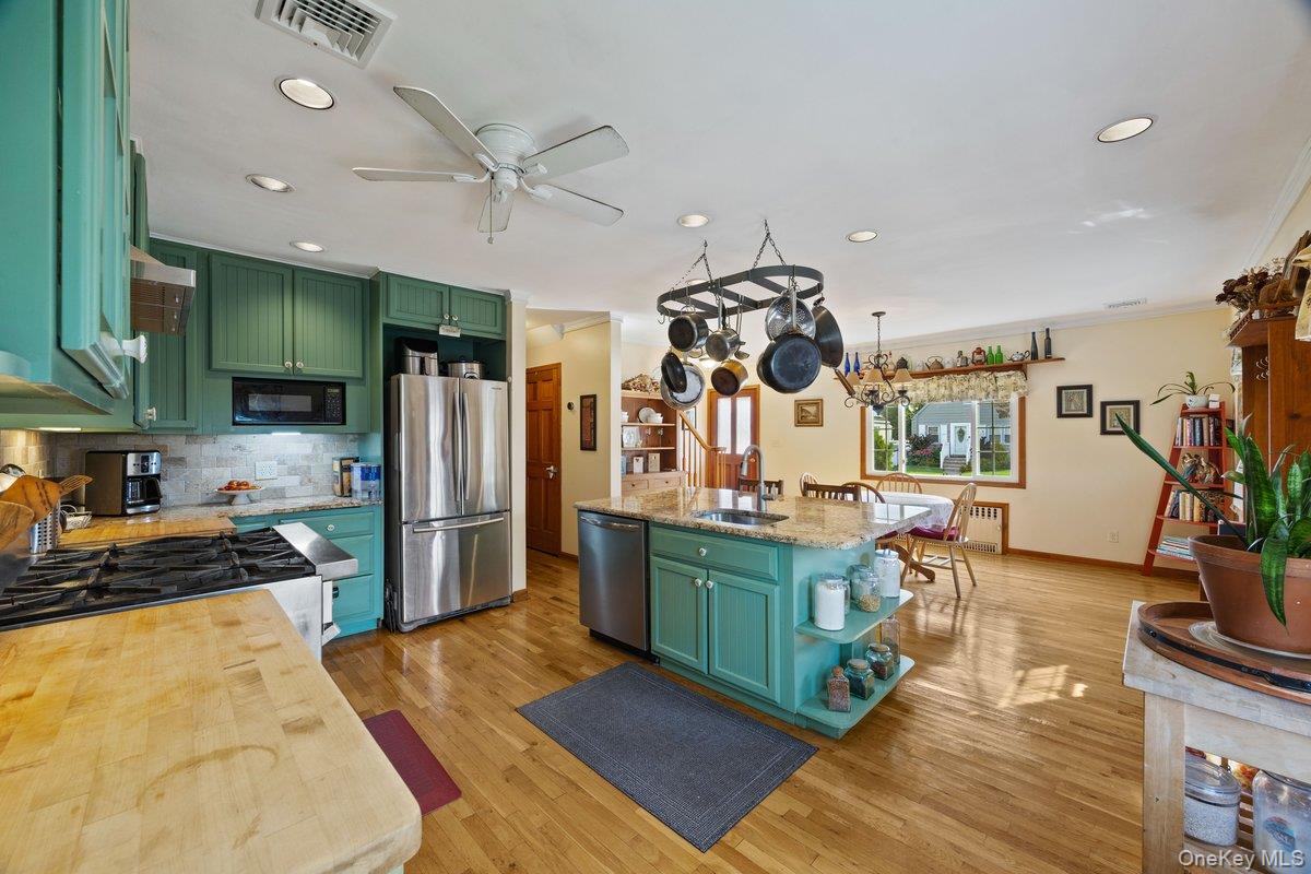 #3 photo, 186 Green Street, Valley Stream , NY 11580