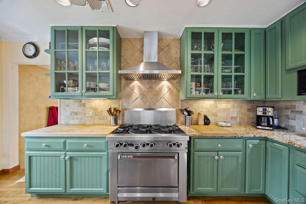 #4 photo, 186 Green Street, Valley Stream , NY 11580