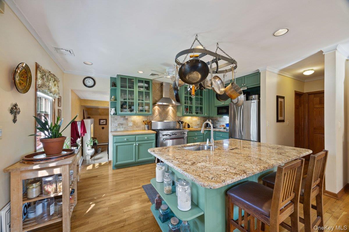 #5 photo, 186 Green Street, Valley Stream , NY 11580