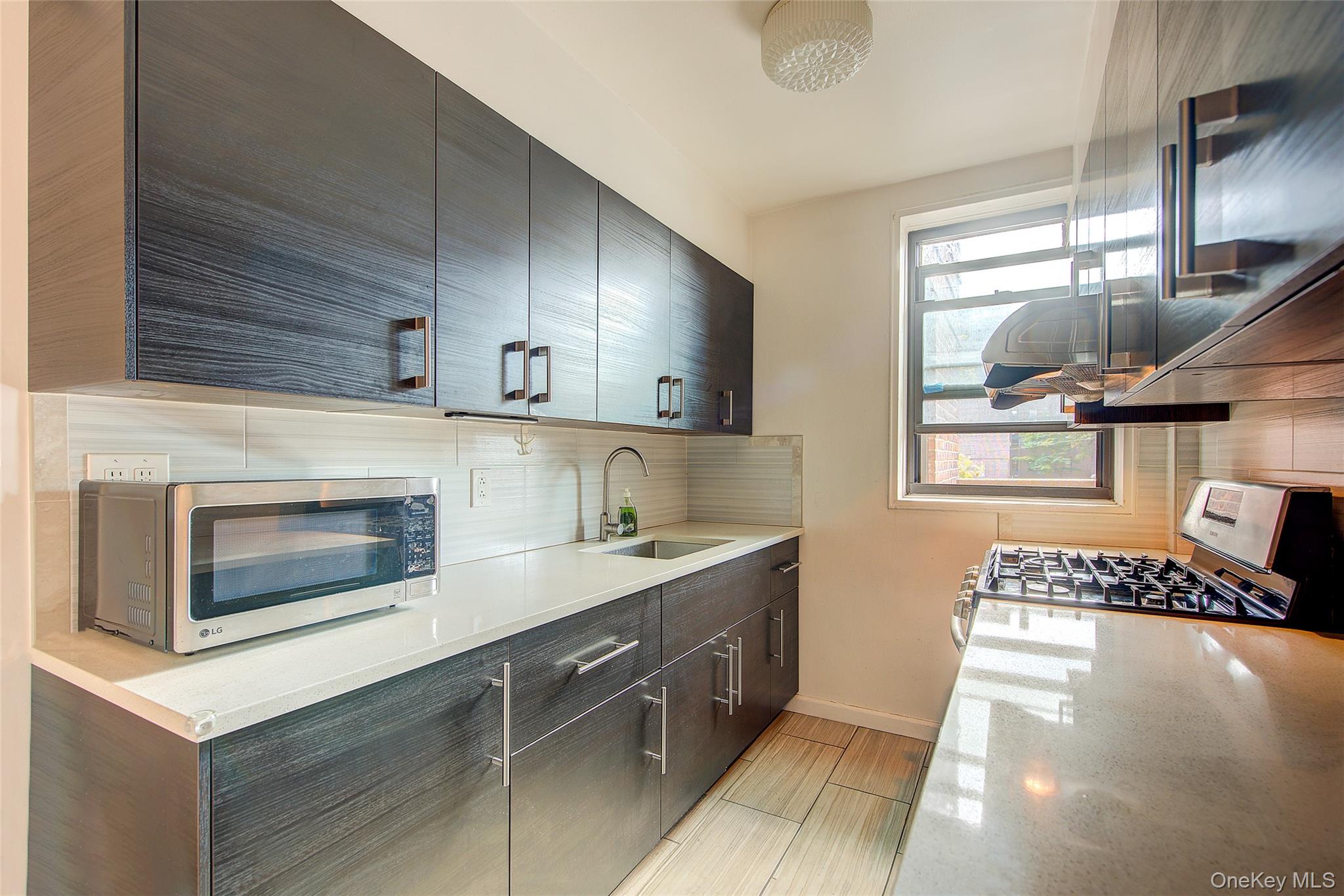 #13 photo, 38-15 149th Street, クイーンズ区 Flushing , NY 11354