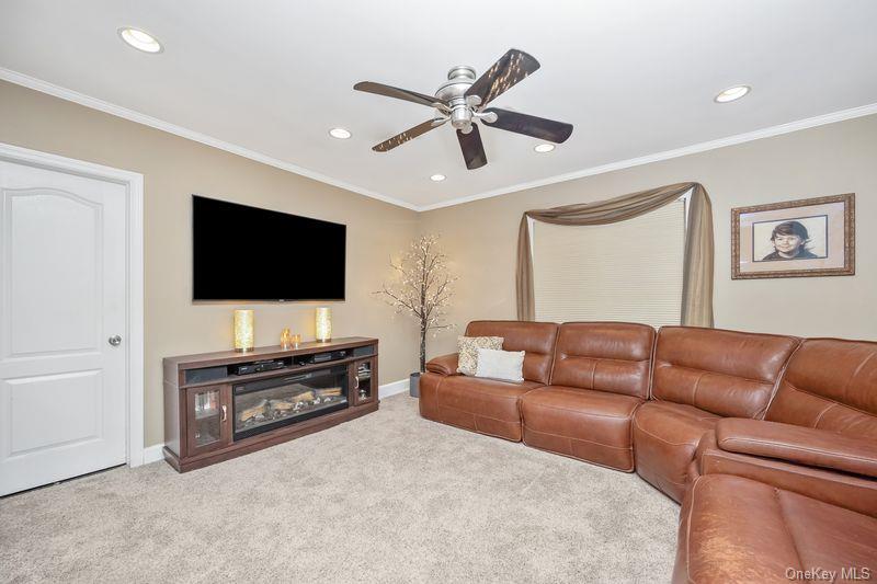 #13 photo, 1 Earl Road, Melville , NY 11747