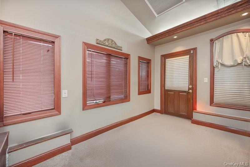 #15 photo, 1 Earl Road, Melville , NY 11747