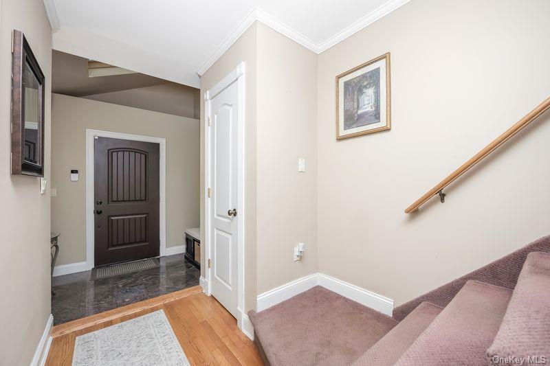 #18 photo, 1 Earl Road, Melville , NY 11747