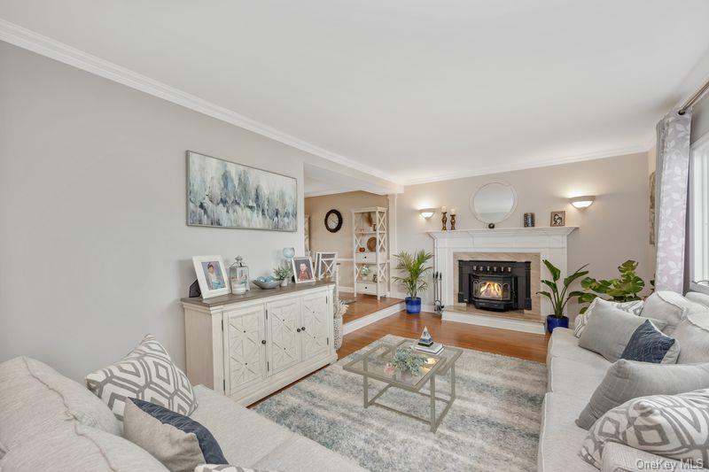 #6 photo, 1 Earl Road, Melville , NY 11747