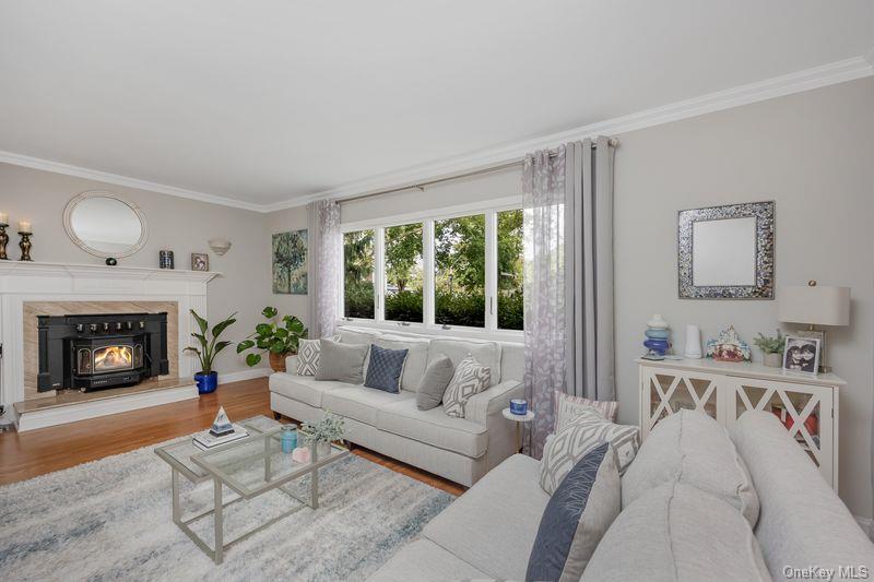 #7 photo, 1 Earl Road, Melville , NY 11747