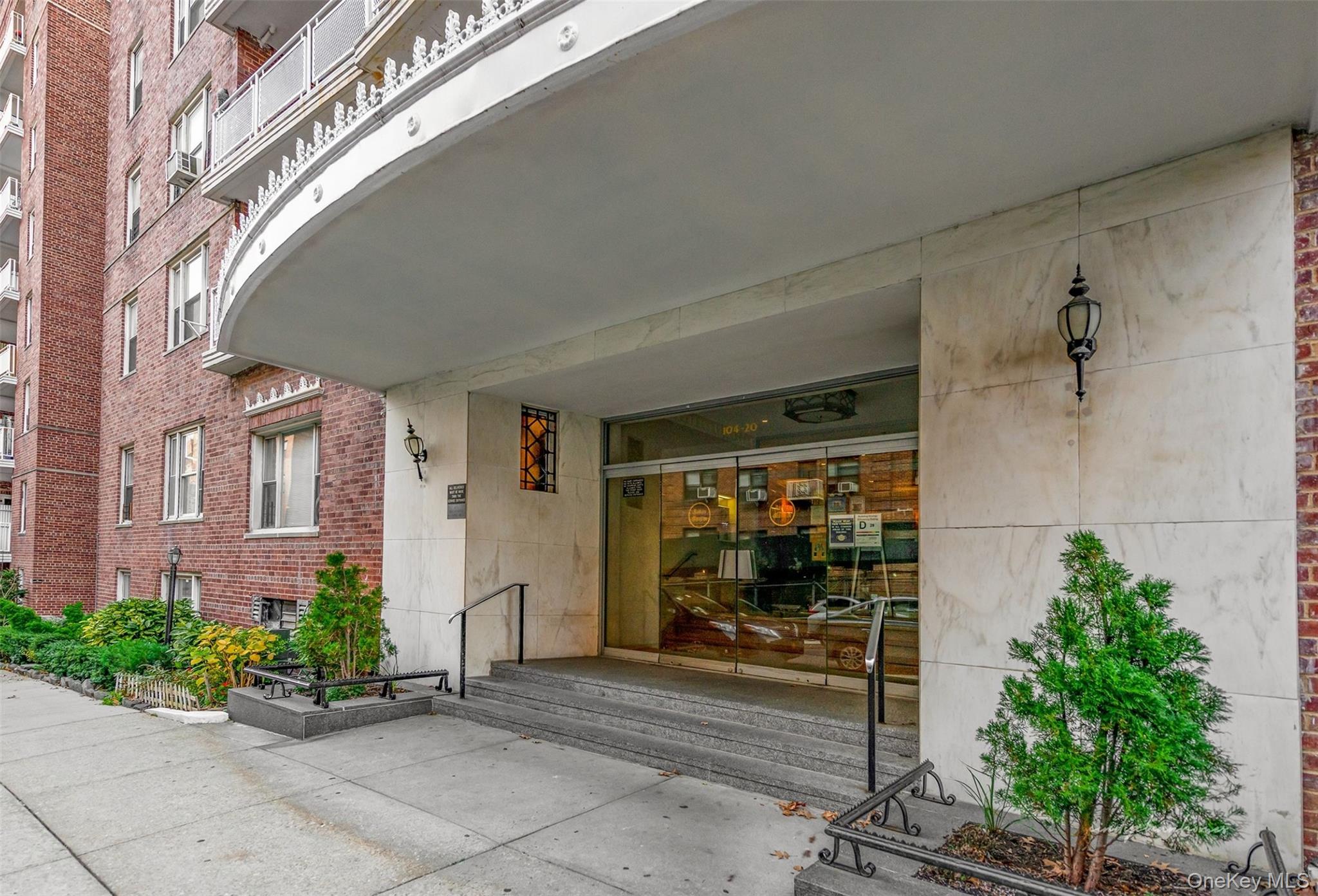 #1 photo, 104-20 68th Drive, クイーンズ区 Forest Hills , NY 11375