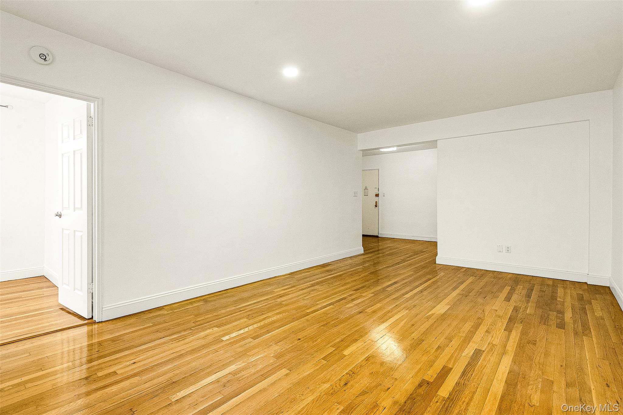 #12 photo, 104-20 68th Drive, クイーンズ区 Forest Hills , NY 11375