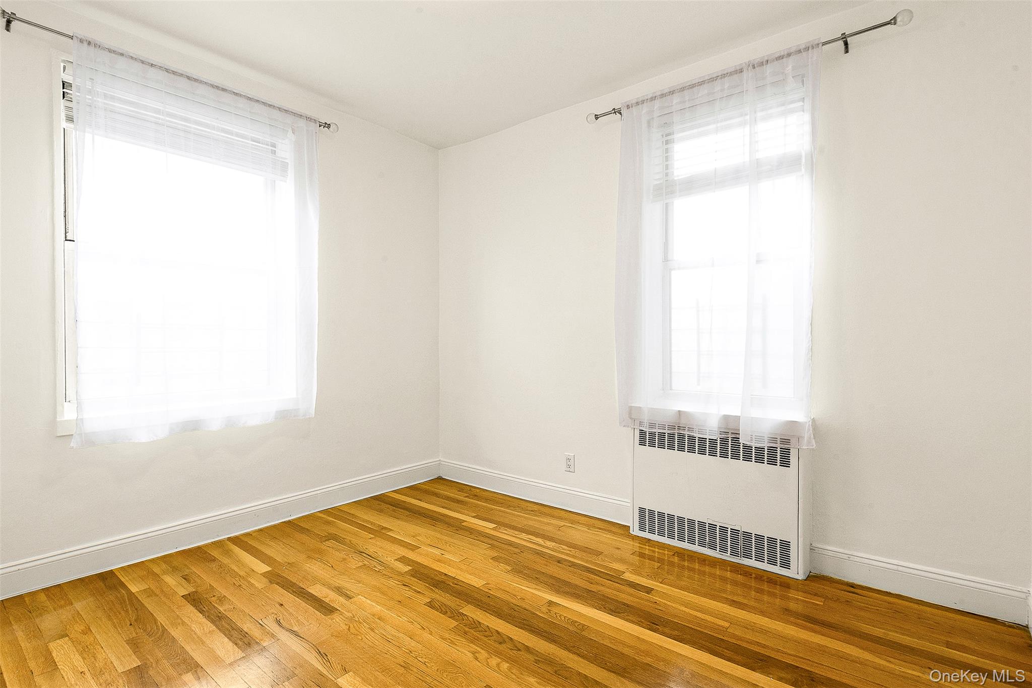 #15 photo, 104-20 68th Drive, クイーンズ区 Forest Hills , NY 11375