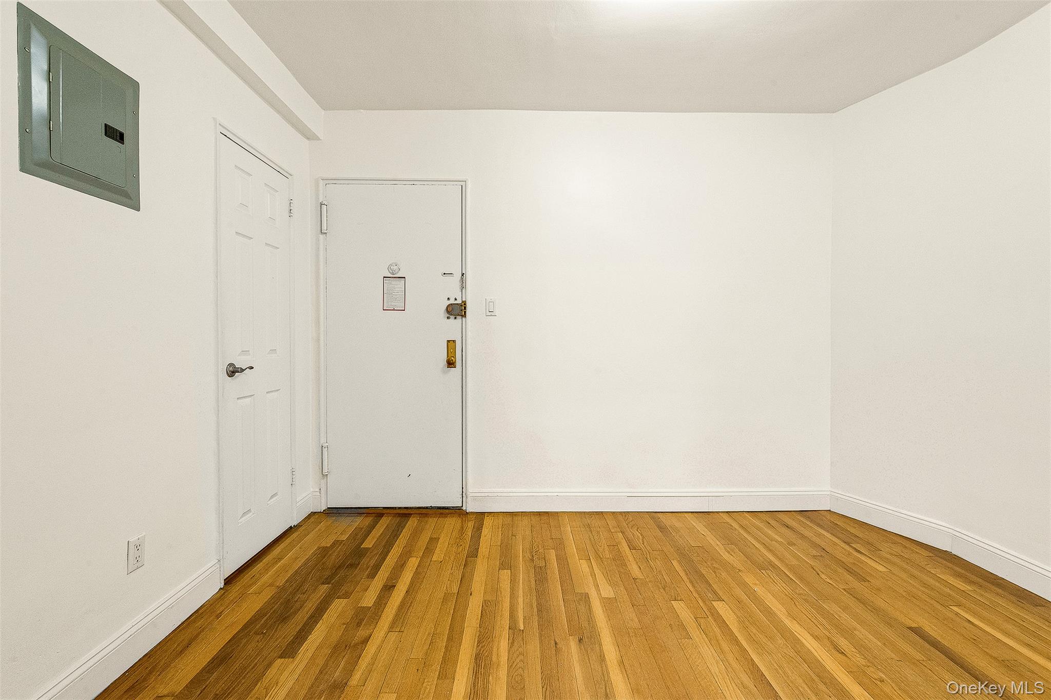 #5 photo, 104-20 68th Drive, クイーンズ区 Forest Hills , NY 11375