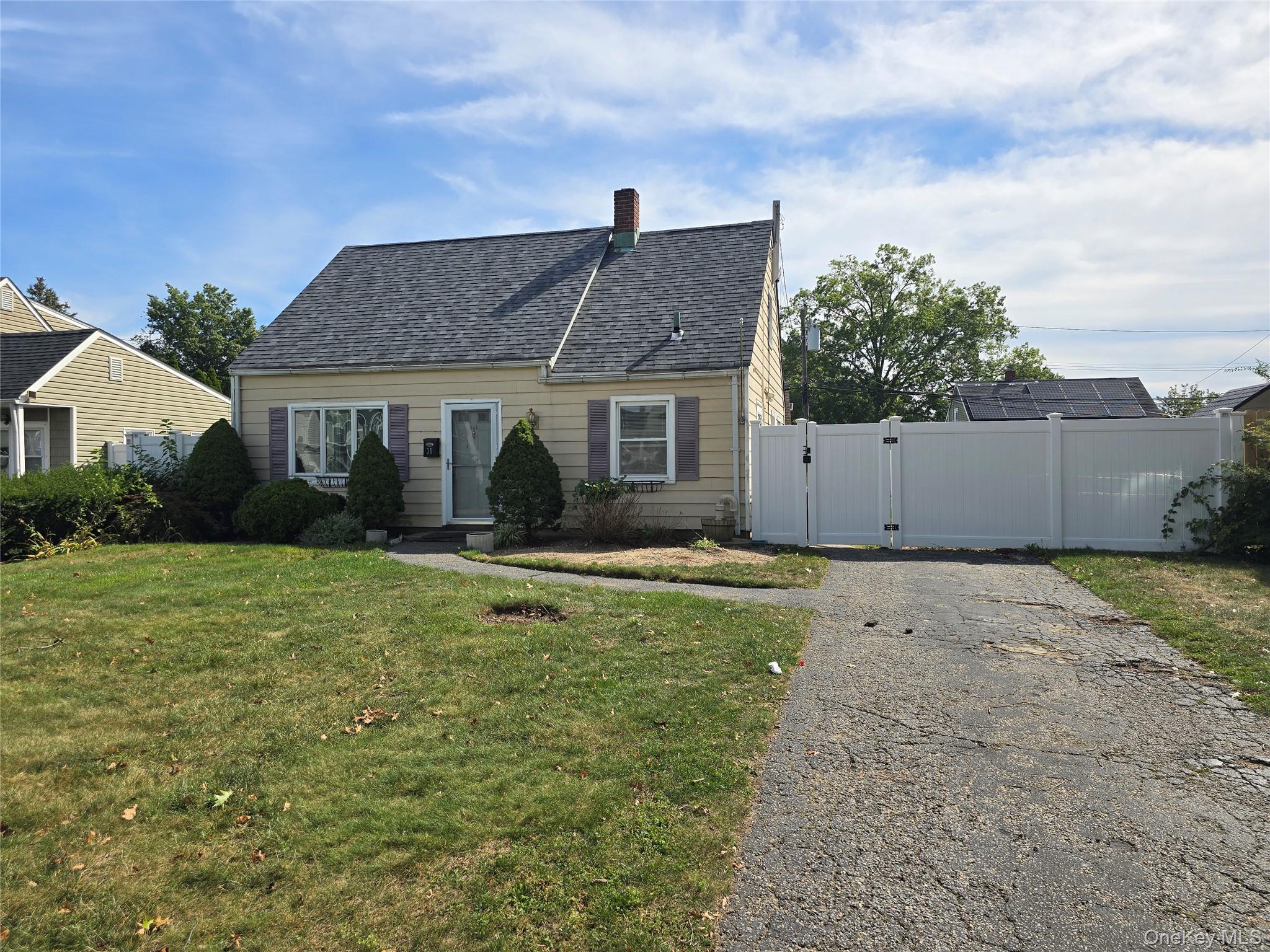 #1 photo, 31 Poppy Lane, Levittown , NY 11756