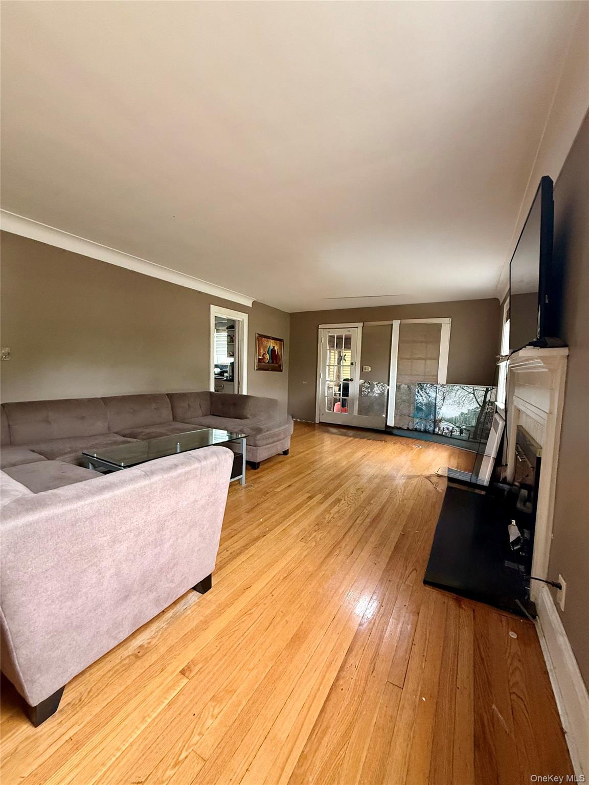 #3 photo, 139 New York Avenue, Freeport , NY 11520