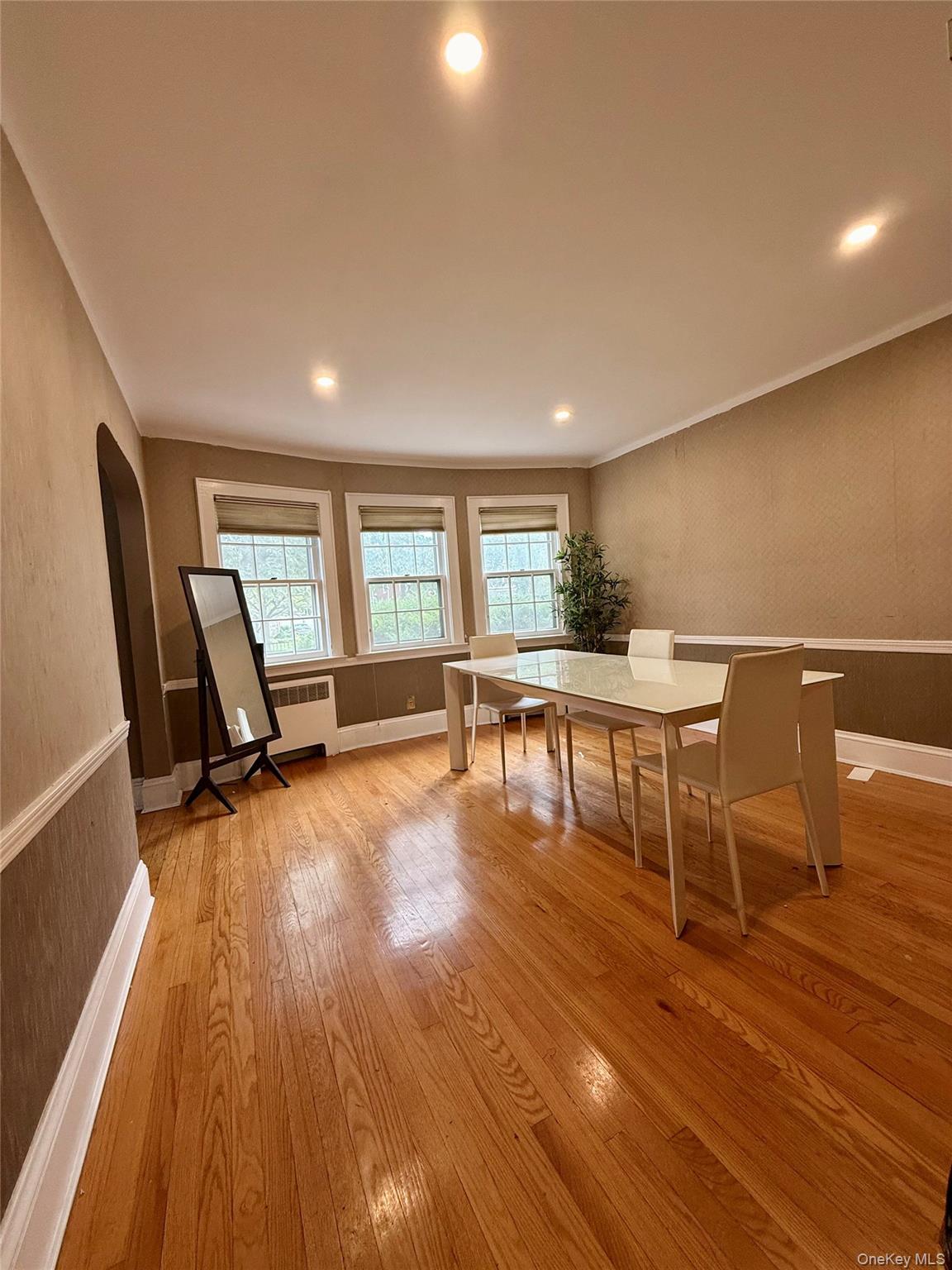 #4 photo, 139 New York Avenue, Freeport , NY 11520