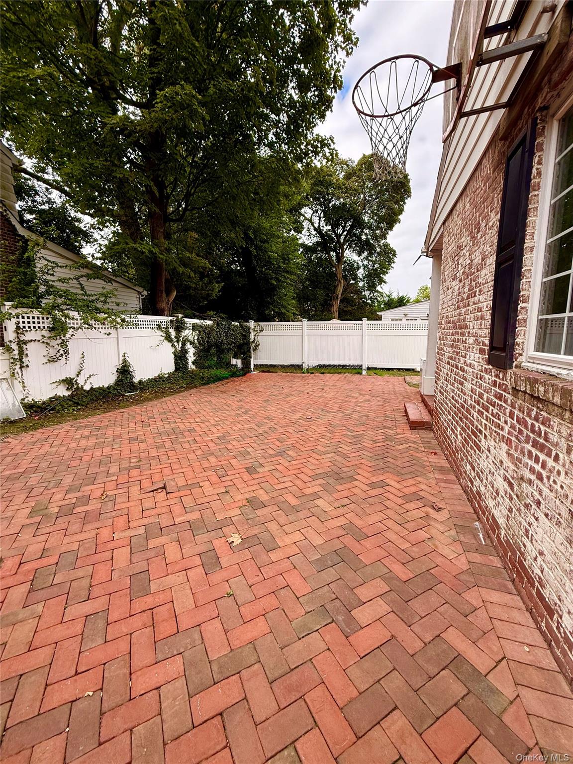 #7 photo, 139 New York Avenue, Freeport , NY 11520