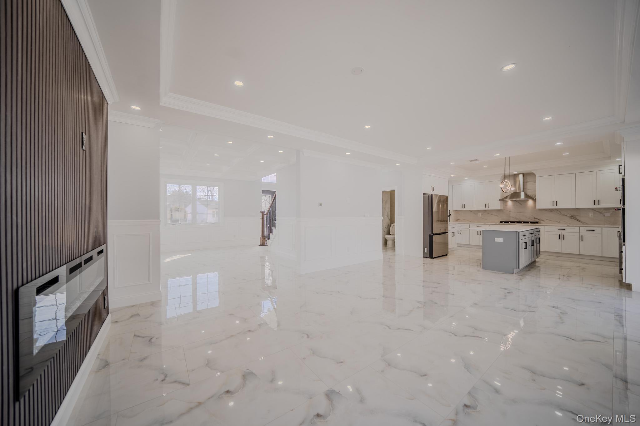 #10 photo, 68 Spruce Street, Hicksville , NY 11801