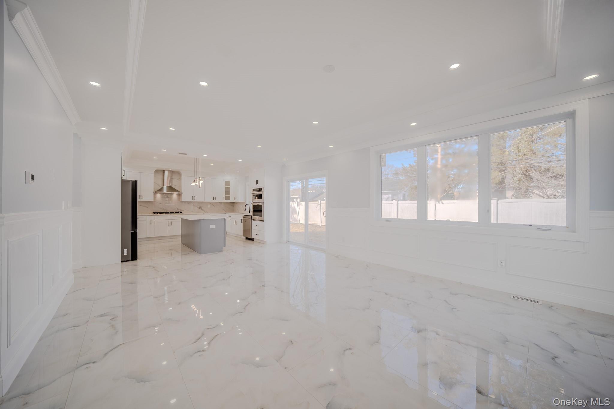 #11 photo, 68 Spruce Street, Hicksville , NY 11801