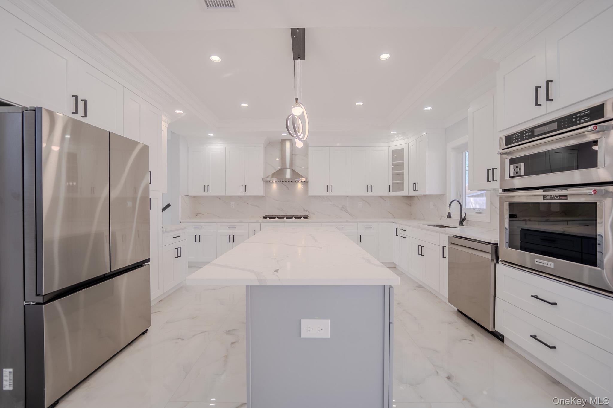 #12 photo, 68 Spruce Street, Hicksville , NY 11801