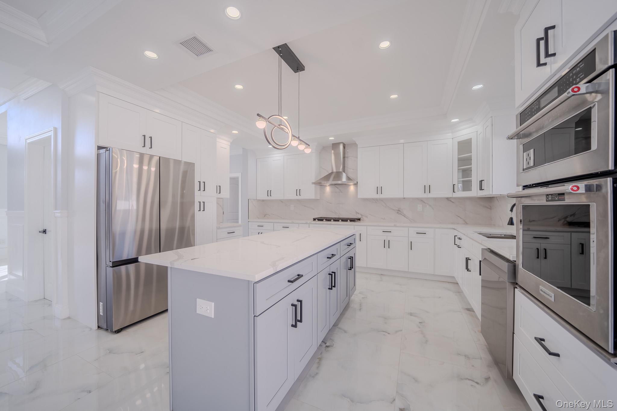 #14 photo, 68 Spruce Street, Hicksville , NY 11801