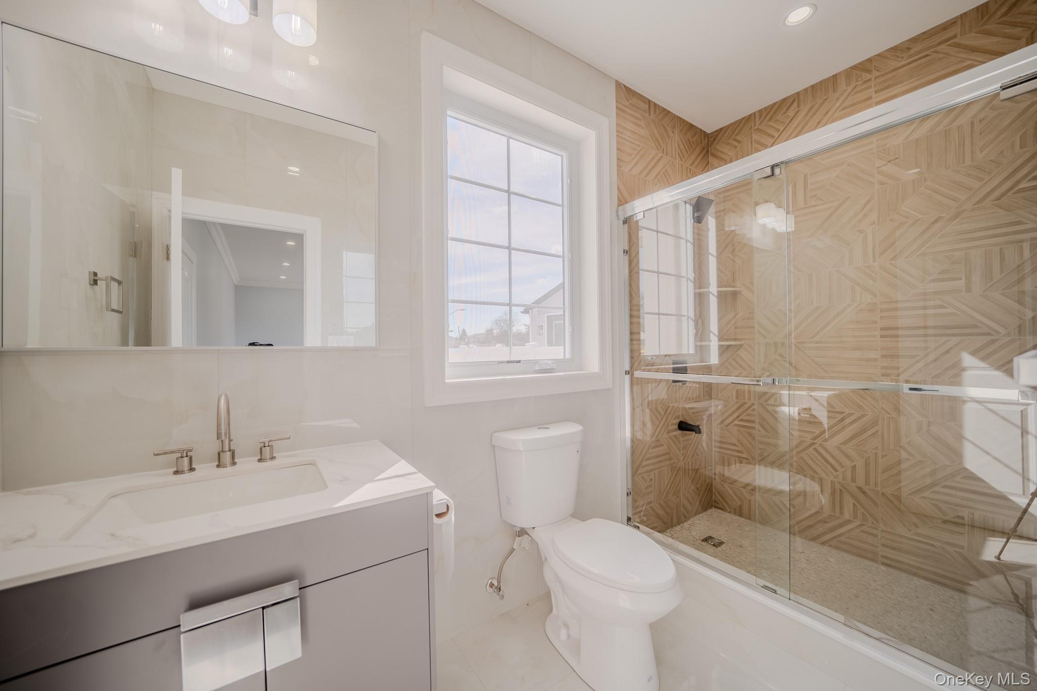 #17 photo, 68 Spruce Street, Hicksville , NY 11801