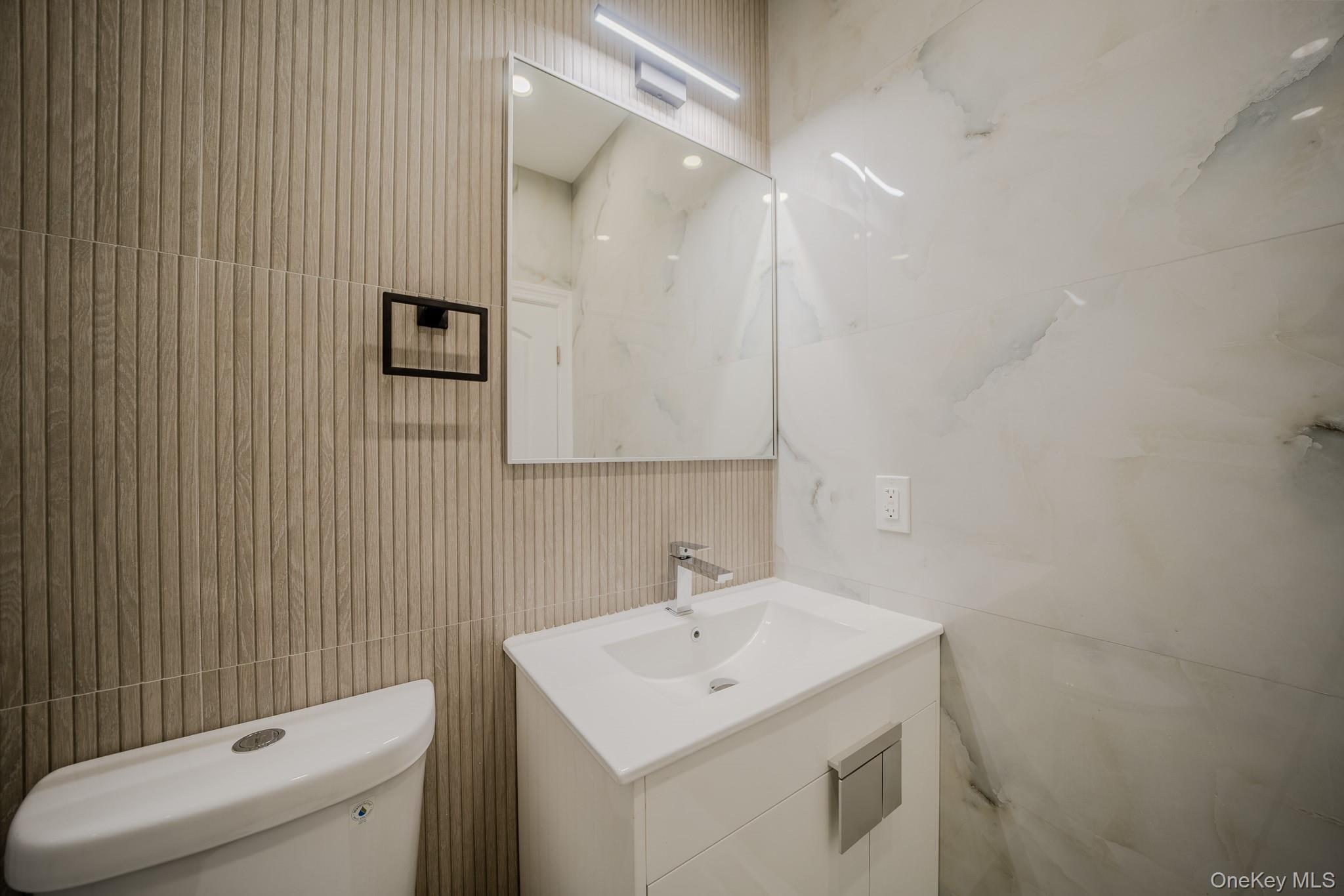 #18 photo, 68 Spruce Street, Hicksville , NY 11801