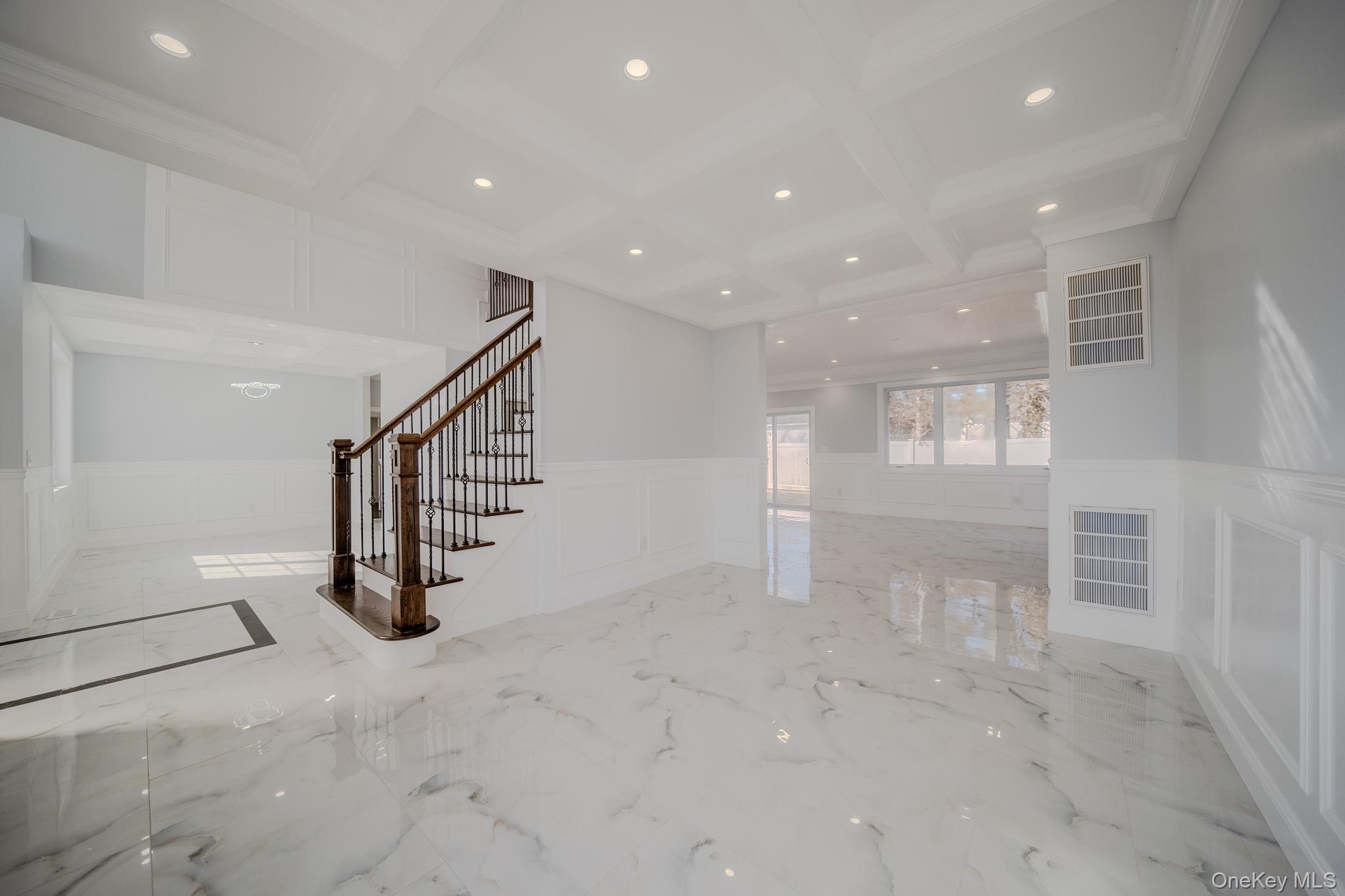 #6 photo, 68 Spruce Street, Hicksville , NY 11801