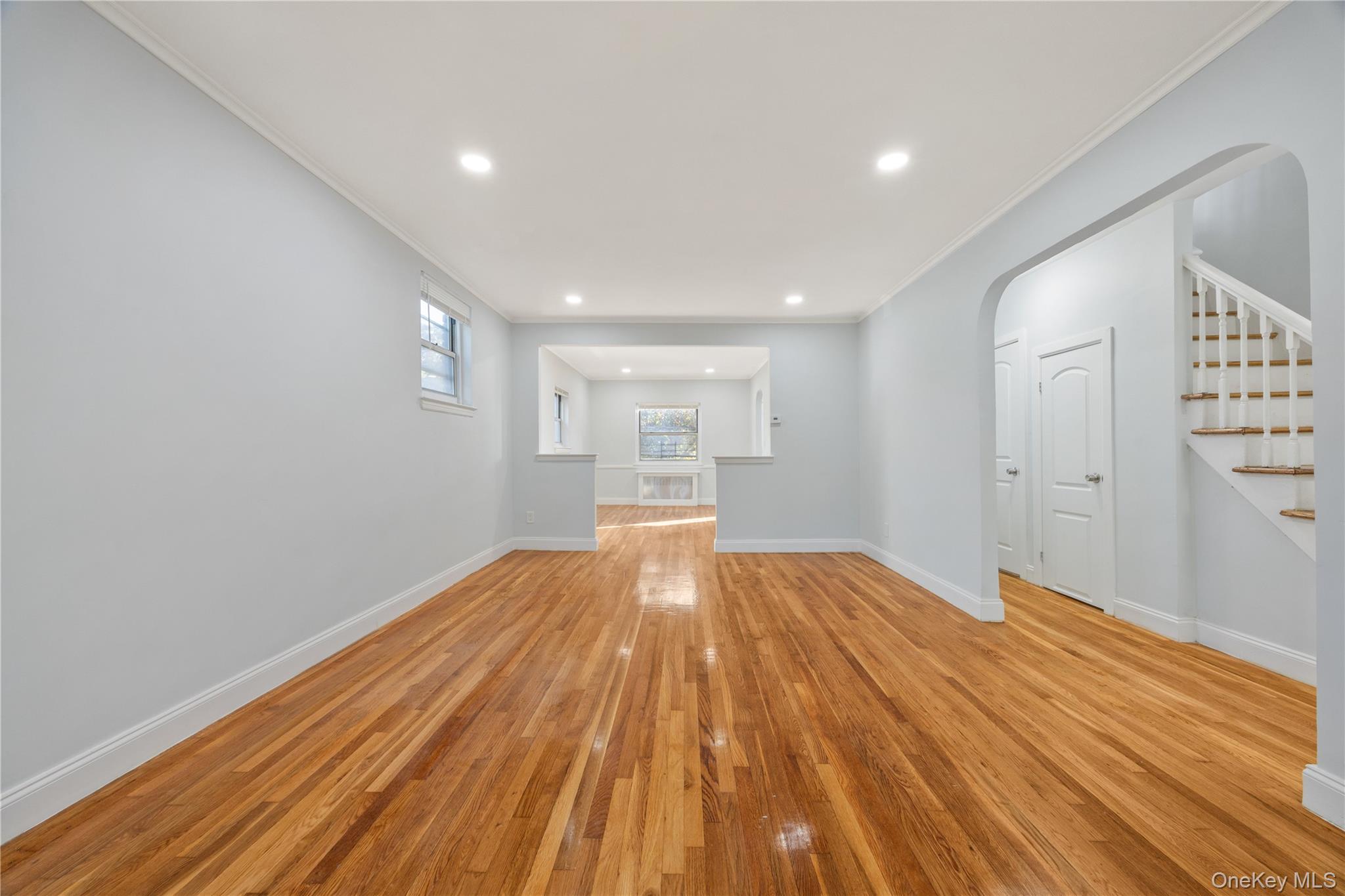 #9 photo, 1150 E 214th Street, Bronx , NY 10469