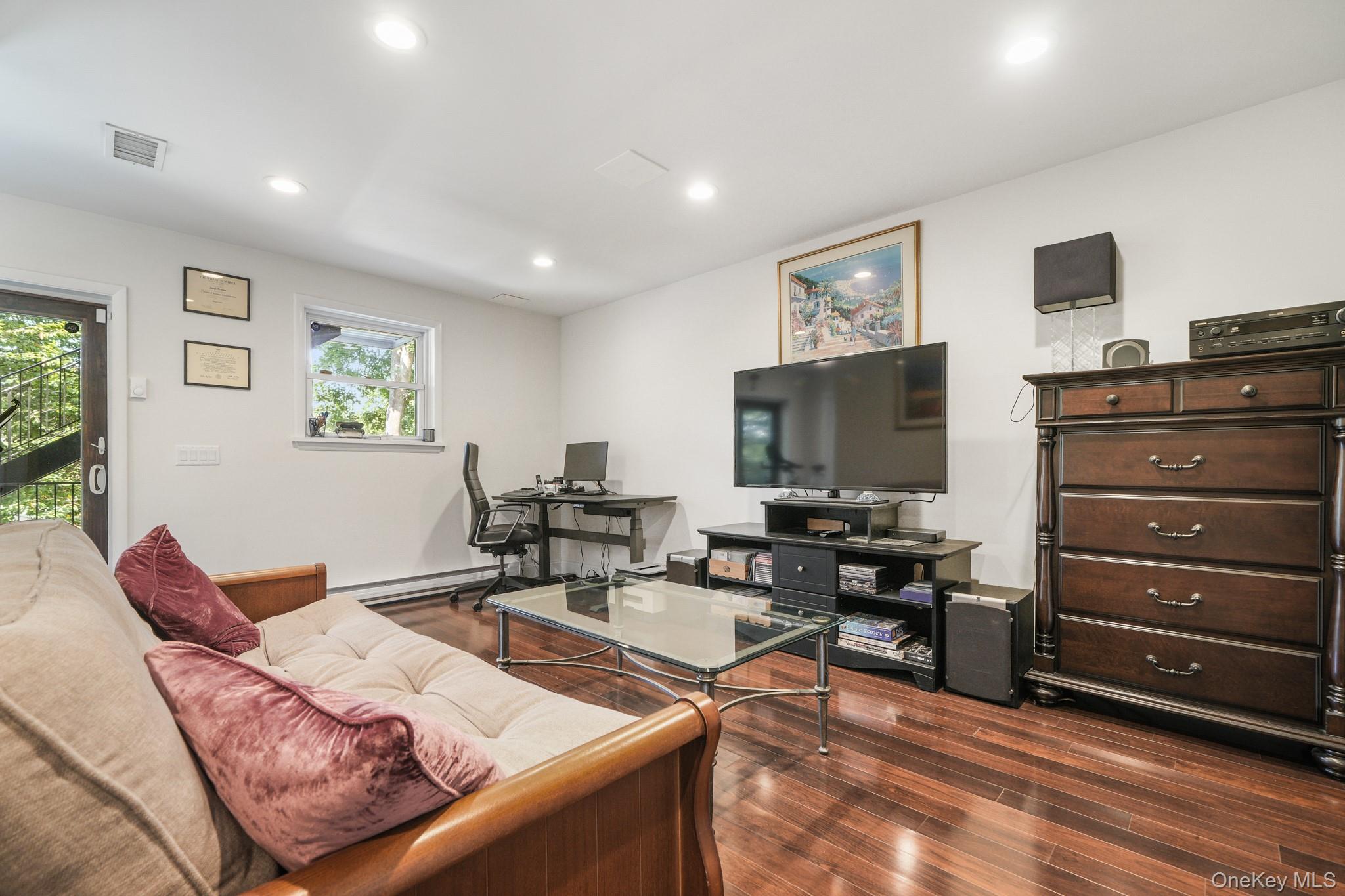 #19 photo, 29 Chatfield Road, Bronxville , NY 10708