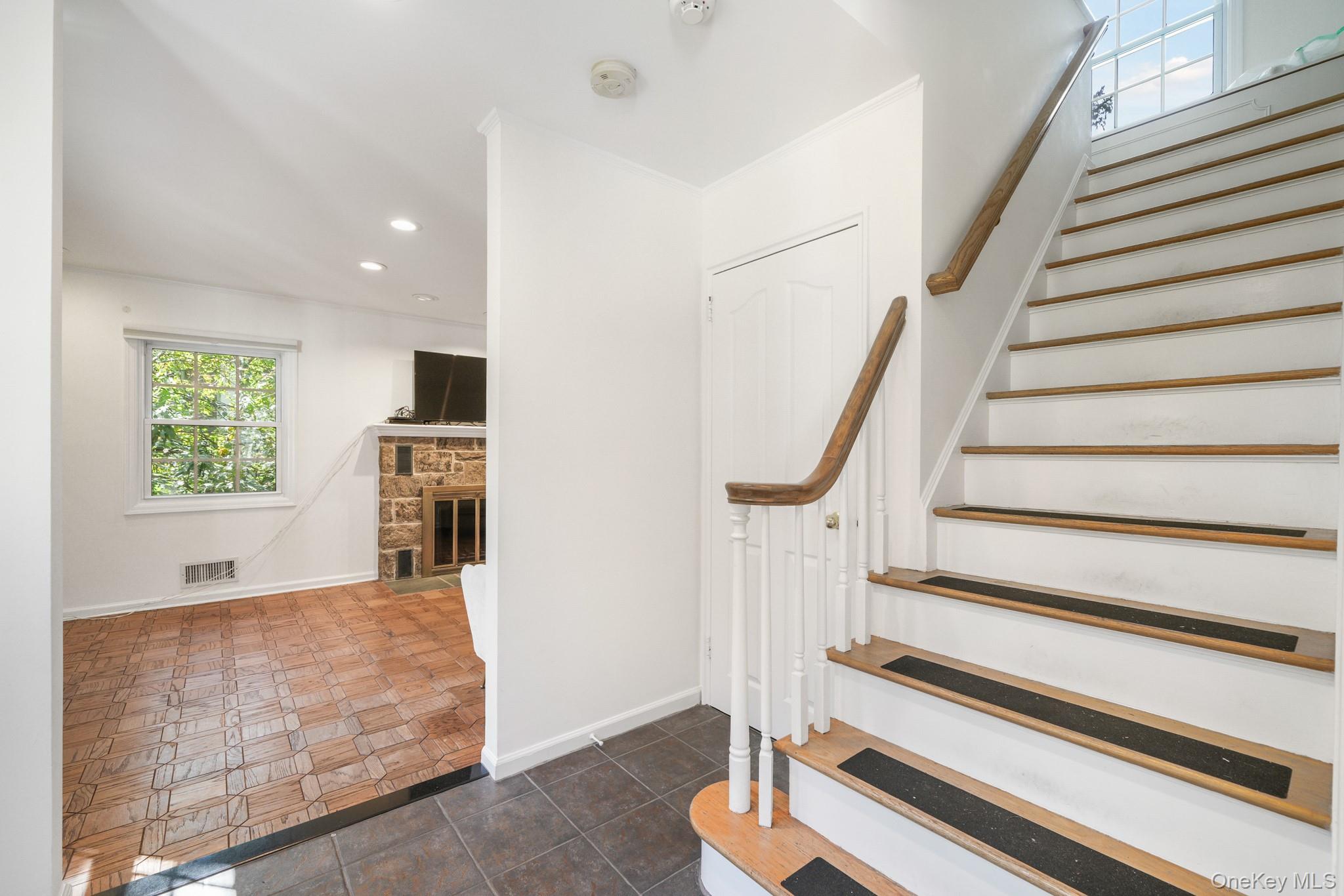 #4 photo, 29 Chatfield Road, Bronxville , NY 10708