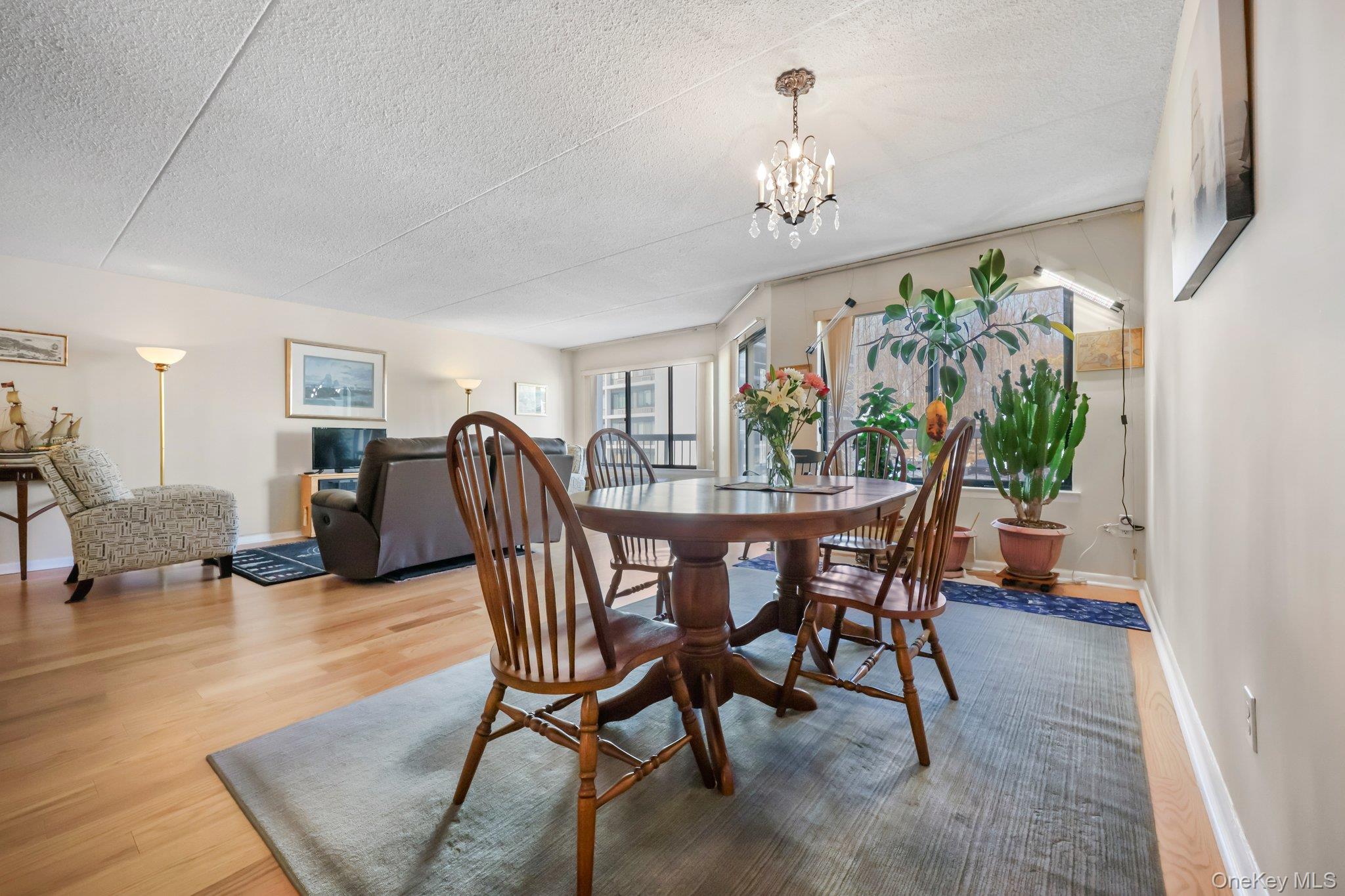 #5 photo, 400 High Point Drive, 纽约州 Hartsdale , NY 10530