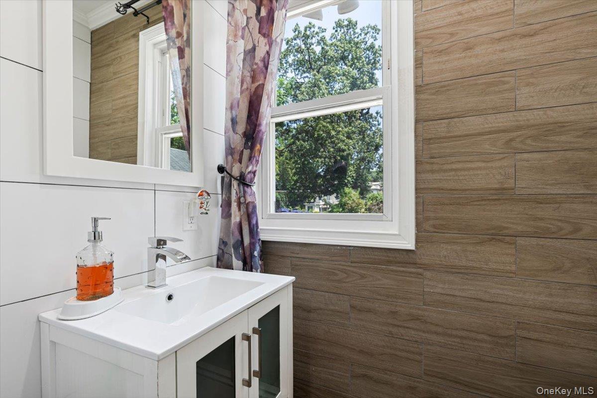 #17 photo, 315 Seneca Avenue, Mount Vernon , NY 10553