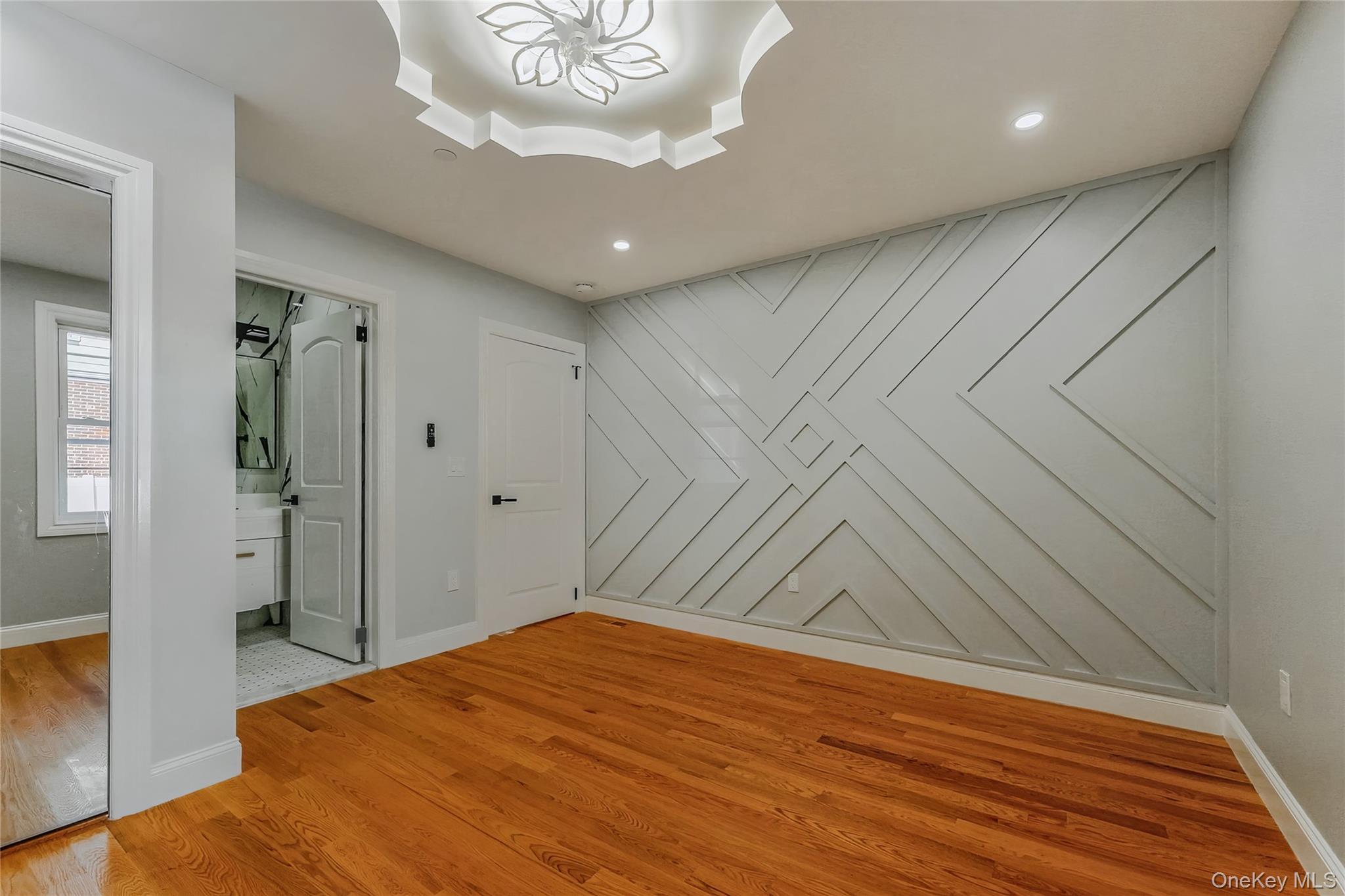 #4 photo, 116-39 Newburg St, Saint Albans , NY 11412