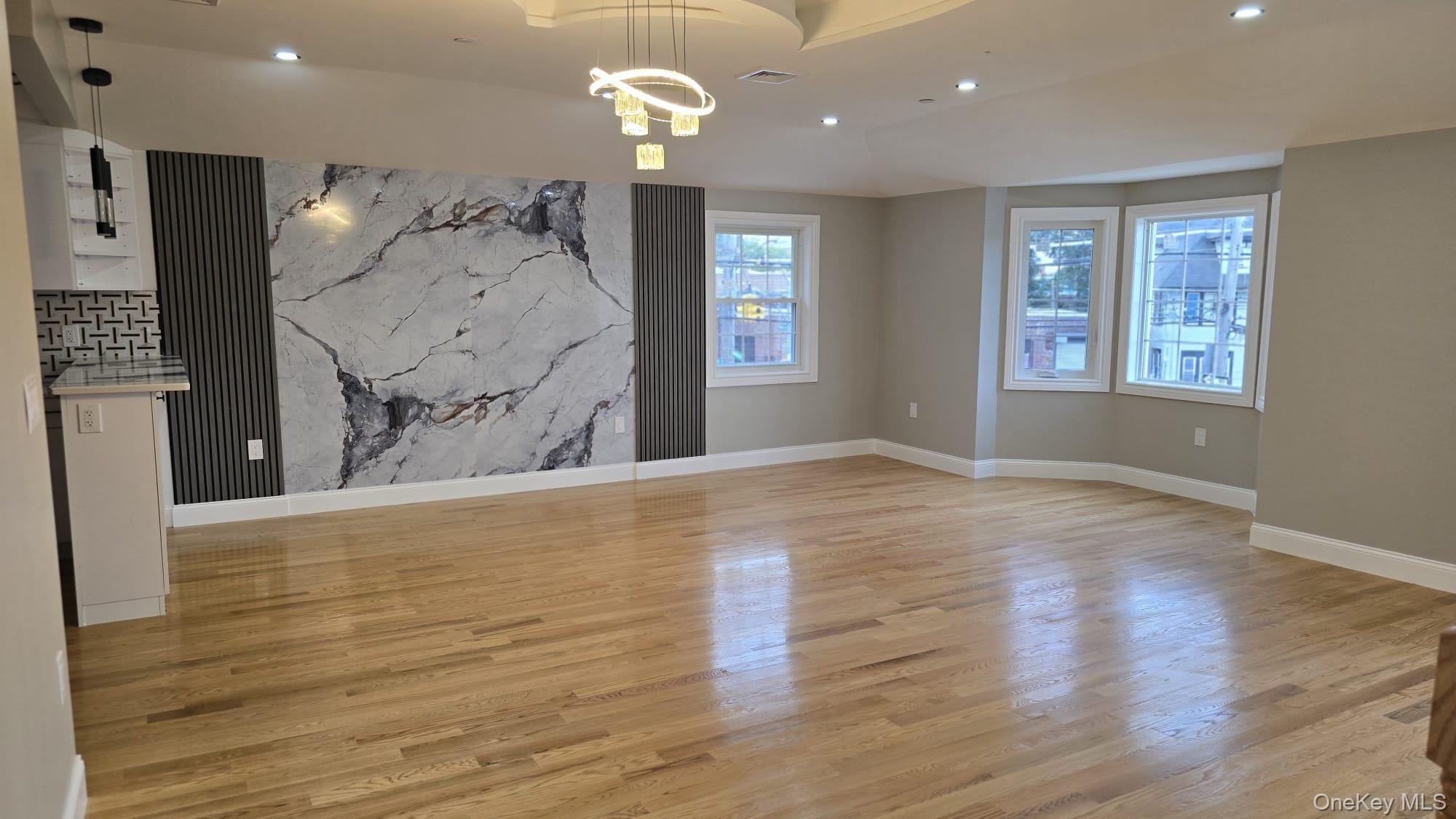 #7 photo, 116-39 Newburg St, Saint Albans , NY 11412