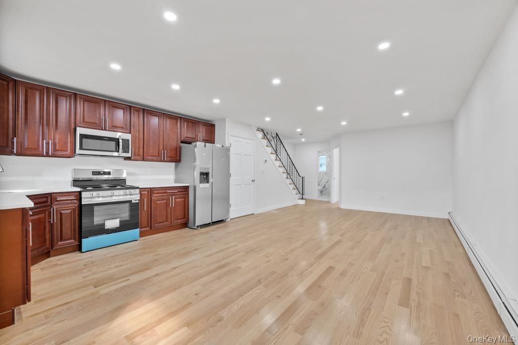 #2 photo, 2445 Lurting Avenue, Bronx , NY 10469