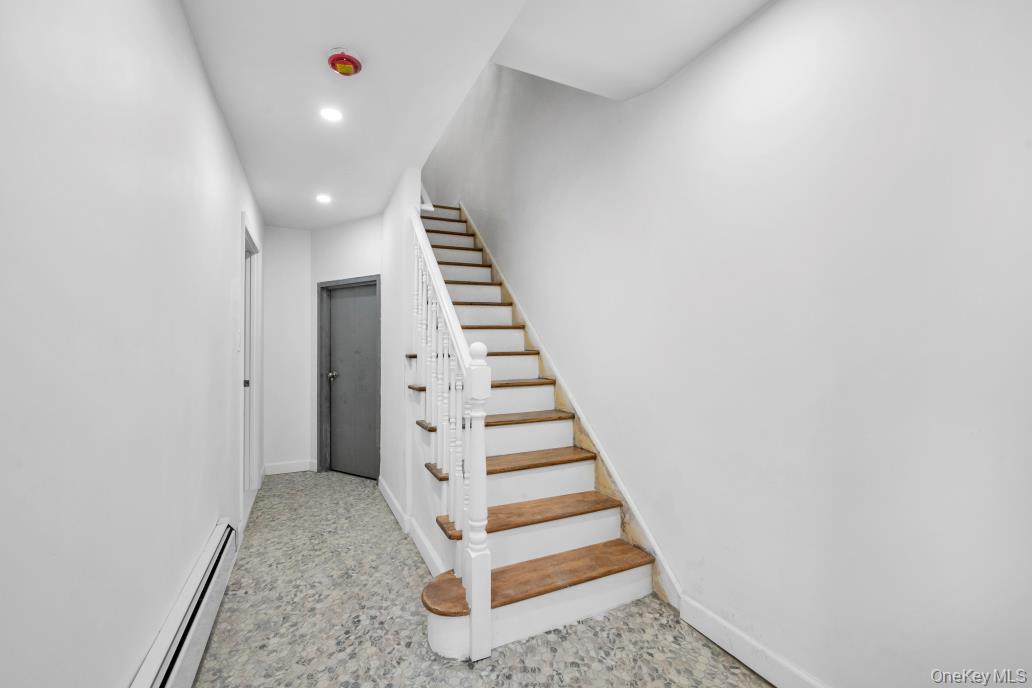 #4 photo, 2445 Lurting Avenue, Bronx , NY 10469