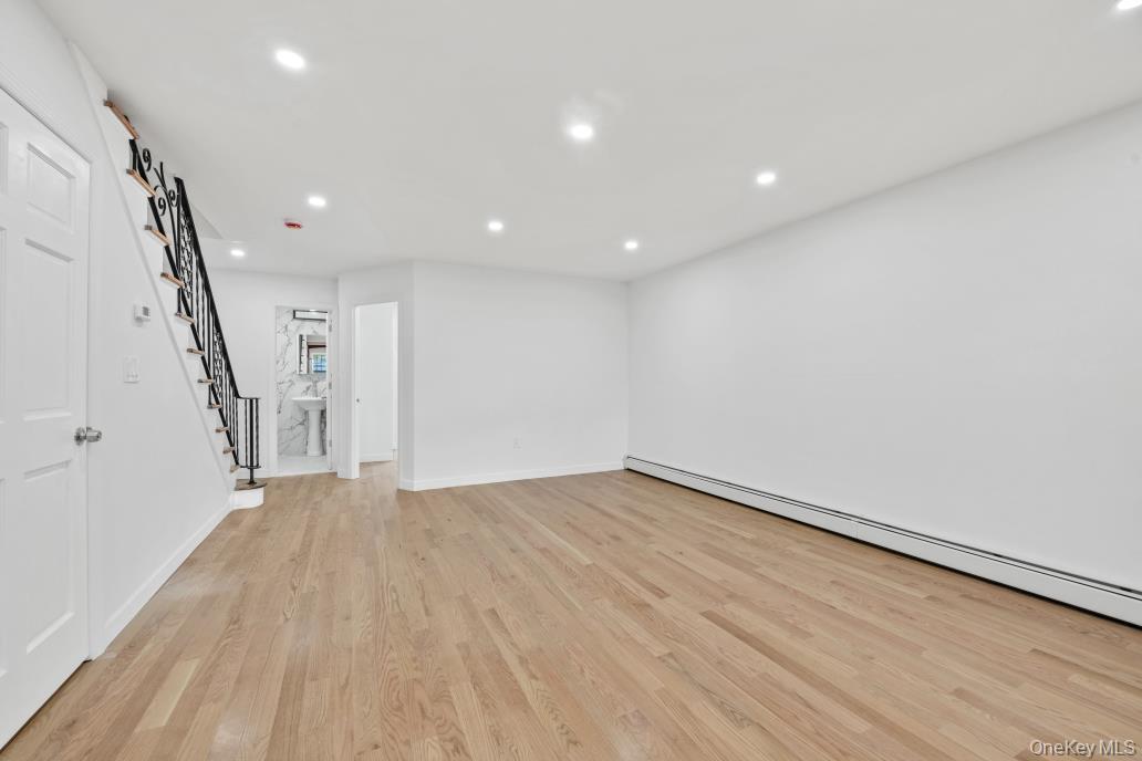 #5 photo, 2445 Lurting Avenue, Bronx , NY 10469