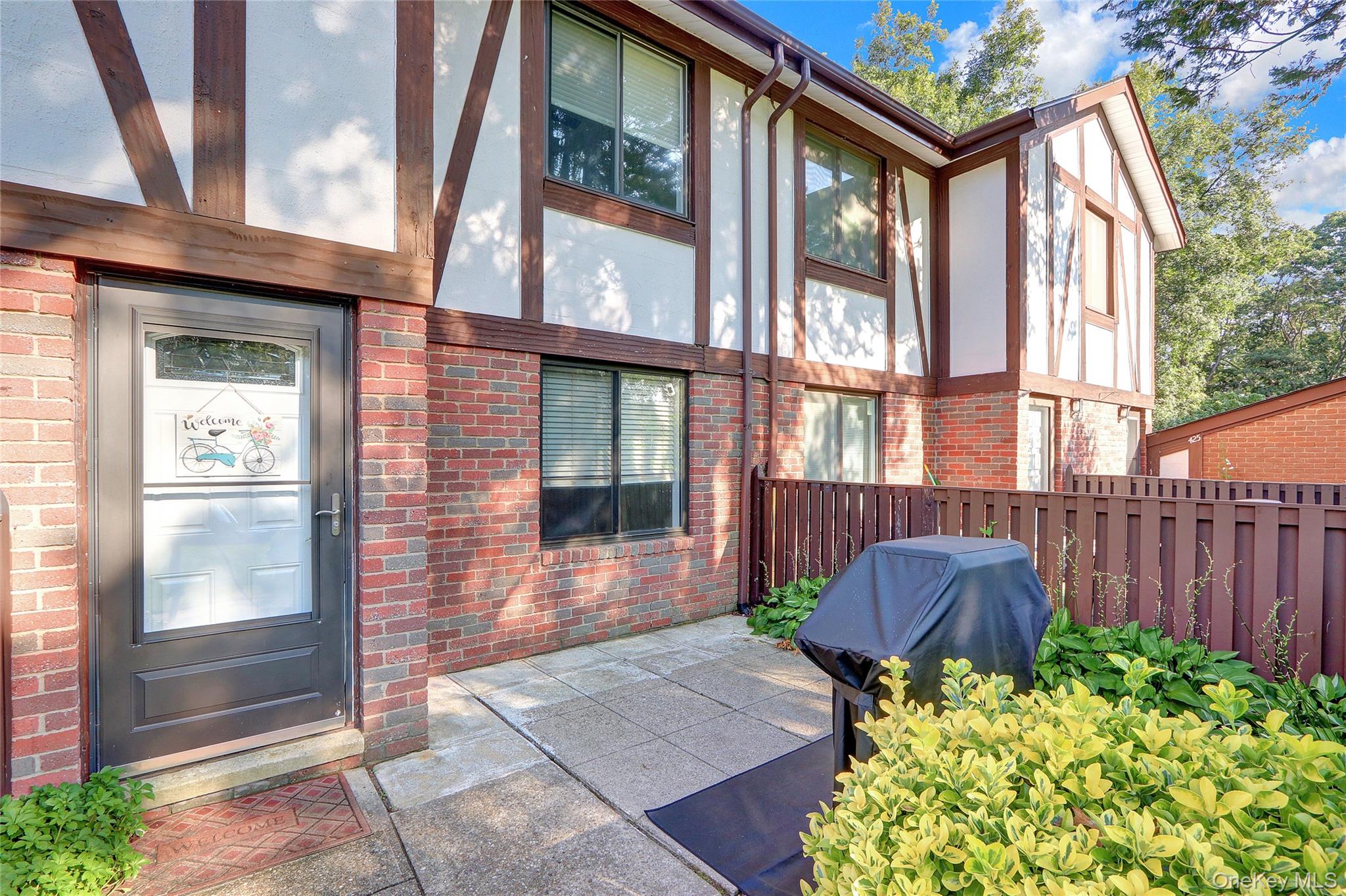 #1 photo, 431 Clubhouse Court, Coram , NY 11727