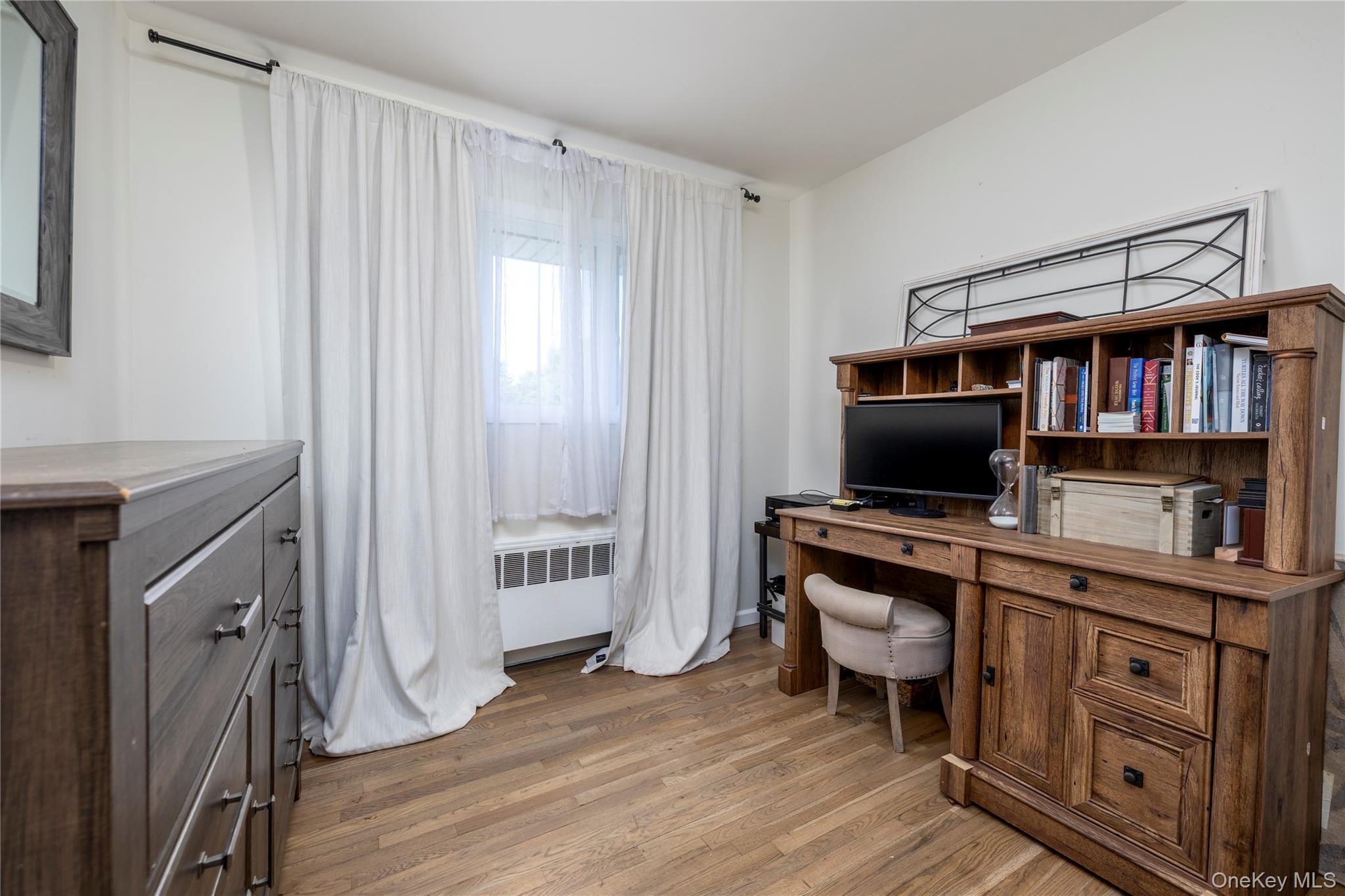 #11 photo, 5 Evelyn Court, Massapequa , NY 11758