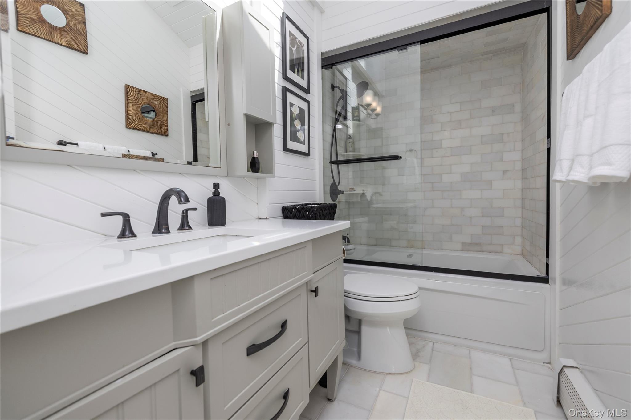 #12 photo, 5 Evelyn Court, Massapequa , NY 11758