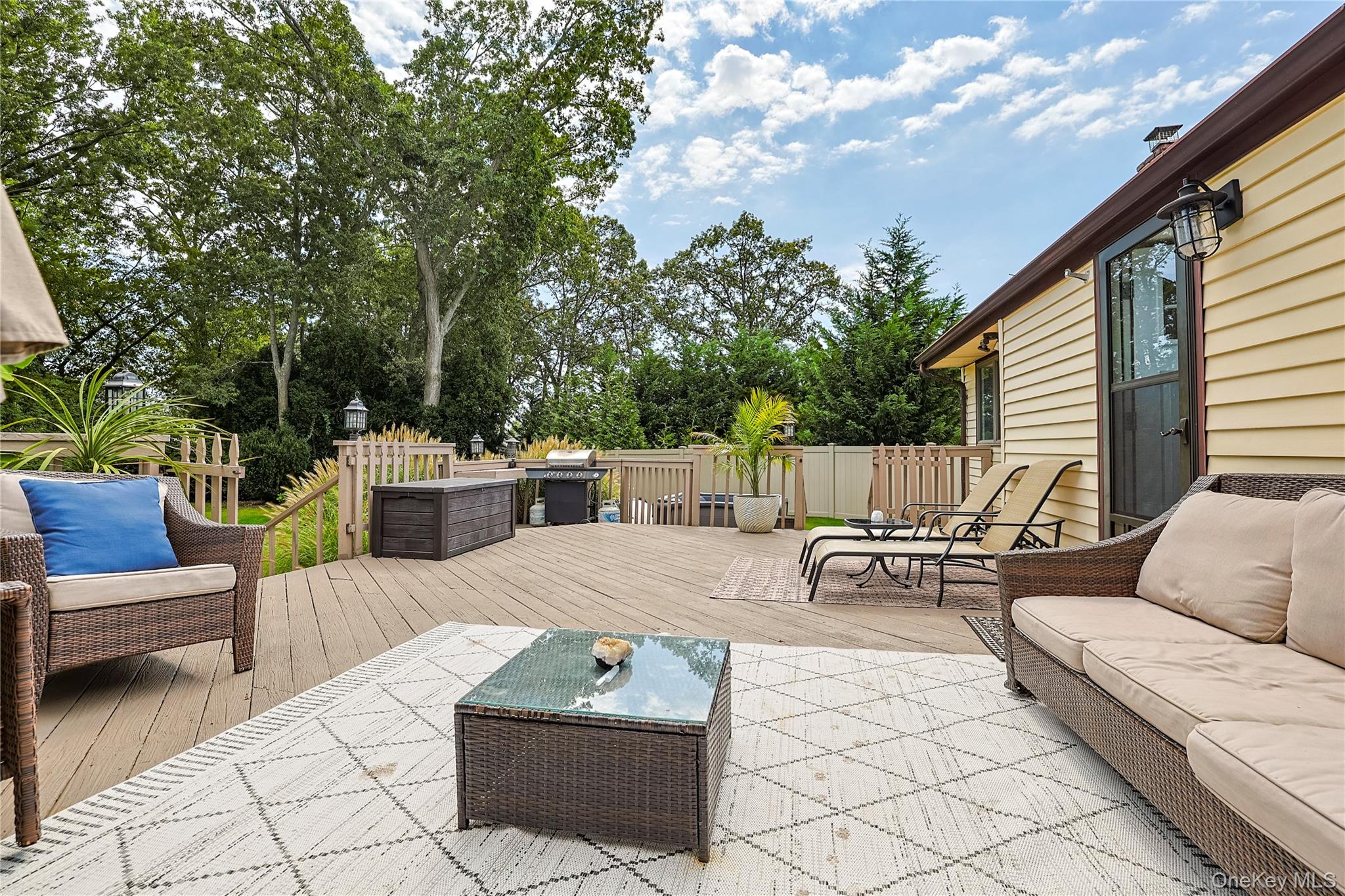 #19 photo, 5 Evelyn Court, Massapequa , NY 11758