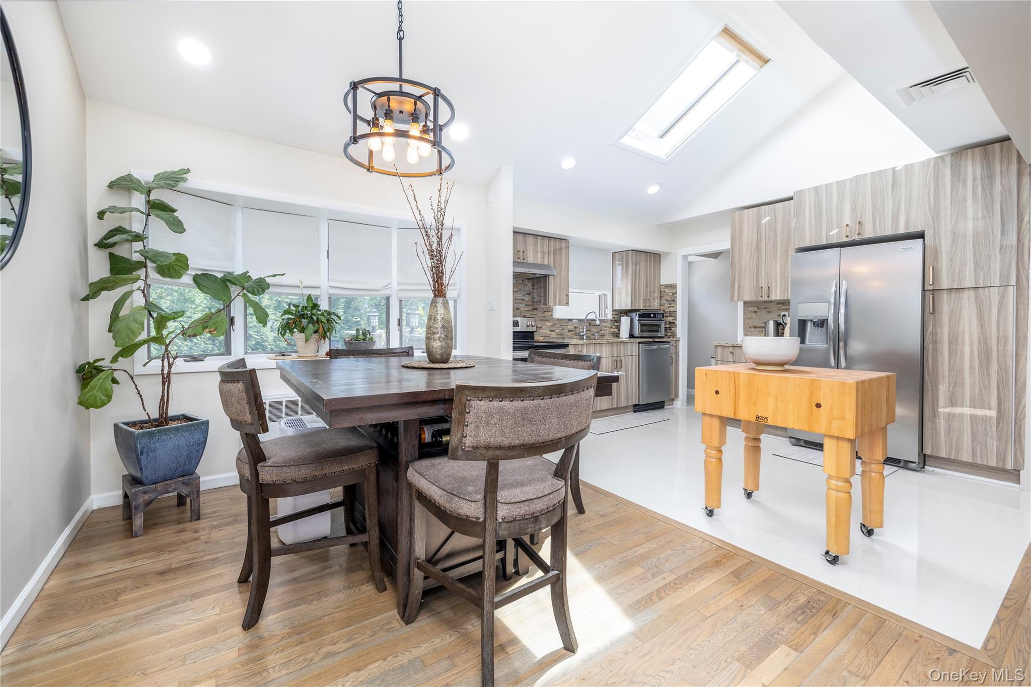 #7 photo, 5 Evelyn Court, Massapequa , NY 11758