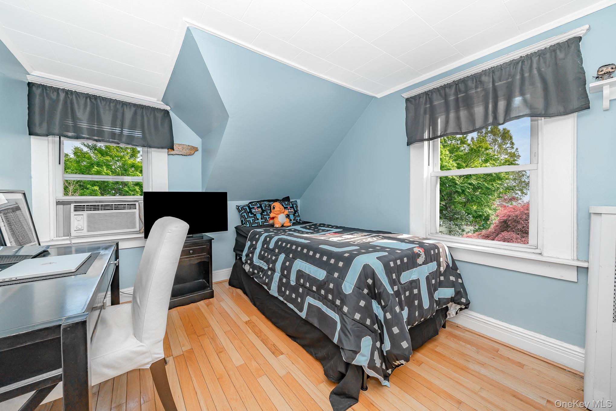 #10 photo, 724 Foxhurst Road, Baldwin , NY 11510