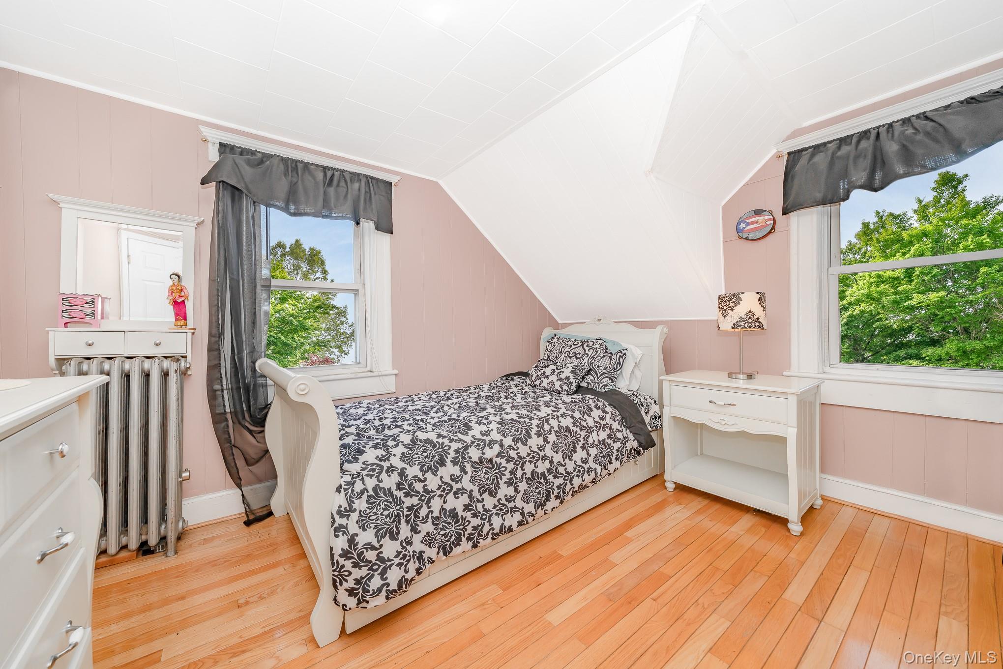 #13 photo, 724 Foxhurst Road, Baldwin , NY 11510